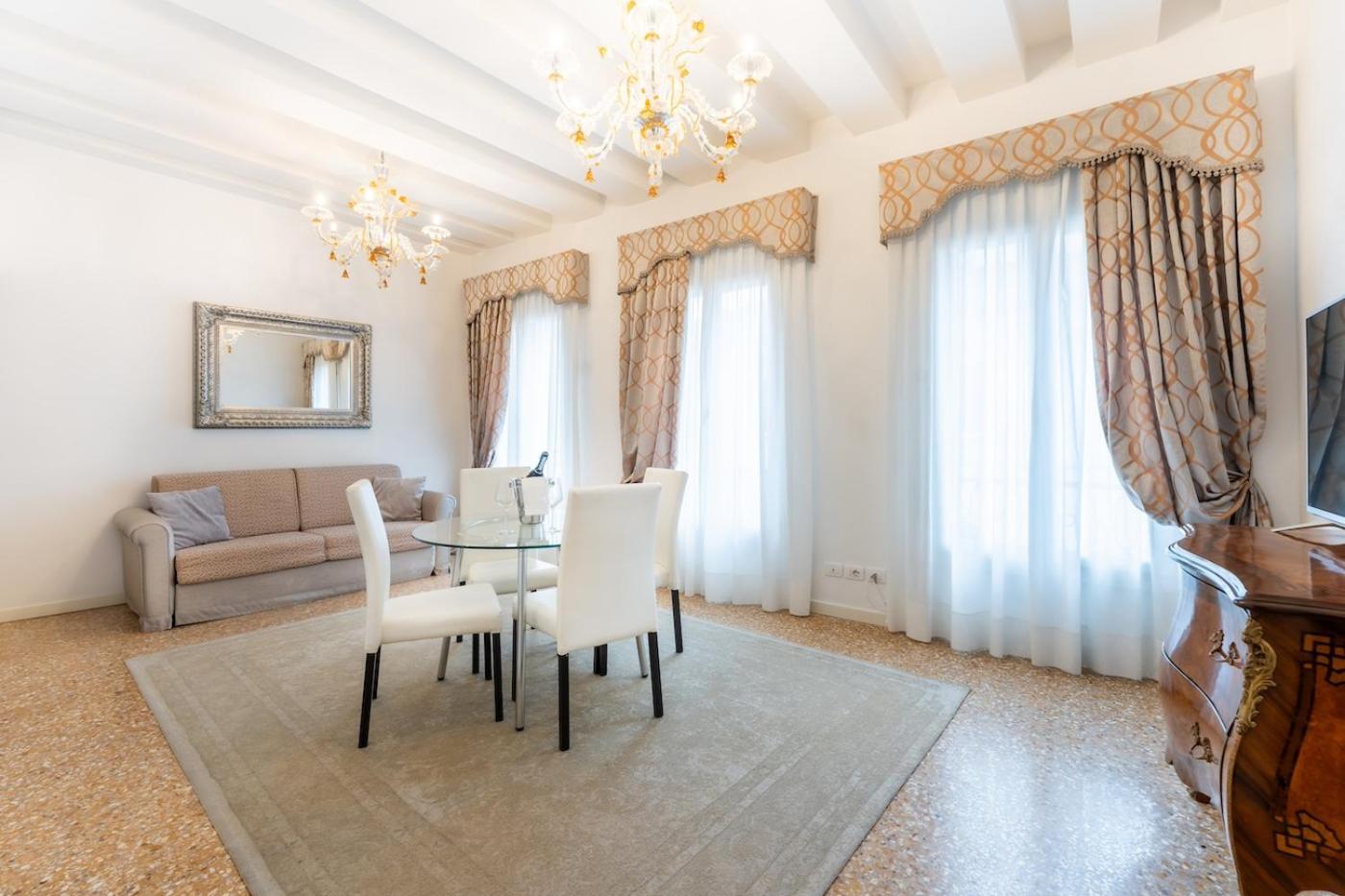 San Teodoro Palace - Luxury Apartments
