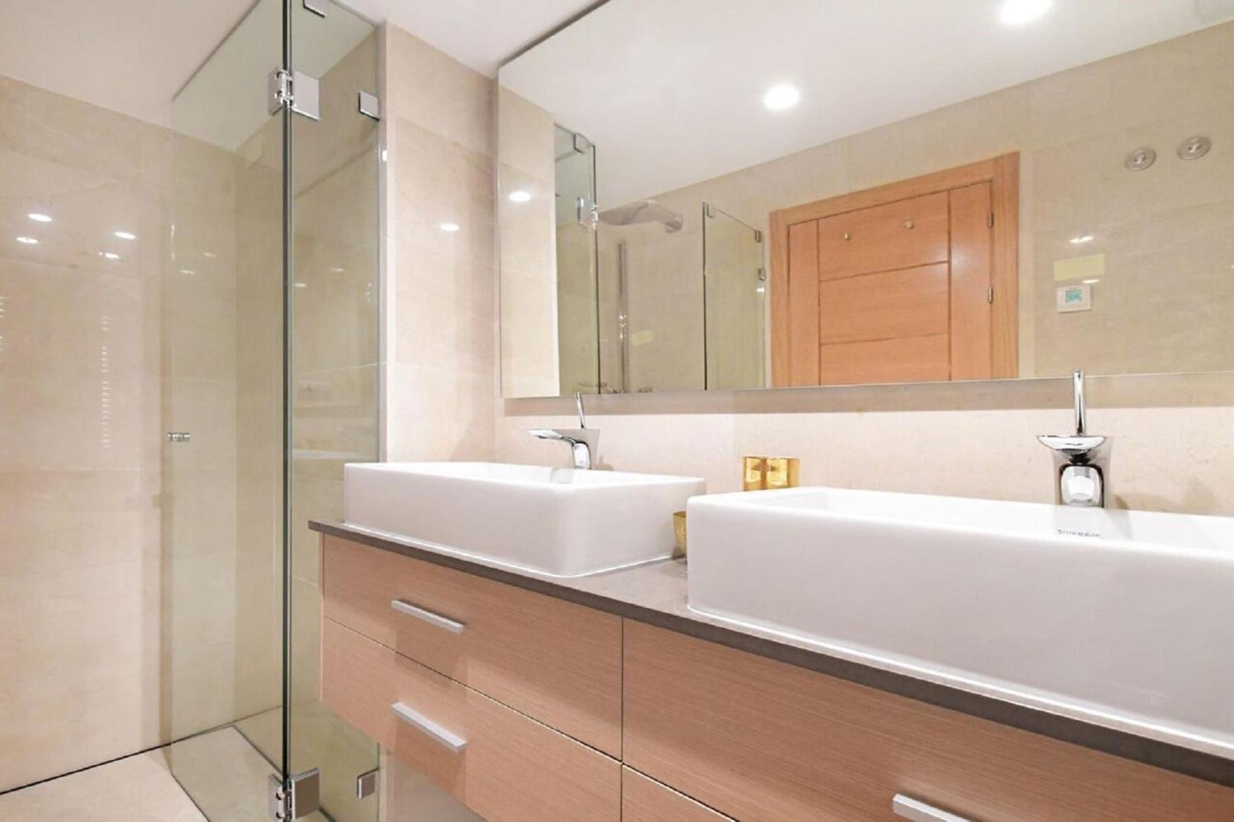 Luxury Villa with Jacuzzis near Puerto Banús