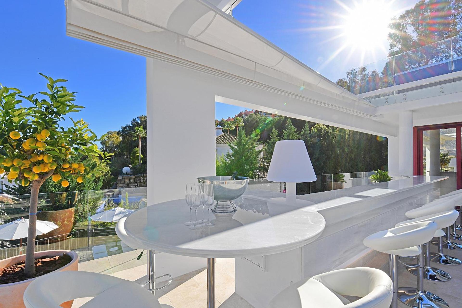 Luxury Villa with Jacuzzis near Puerto Banús