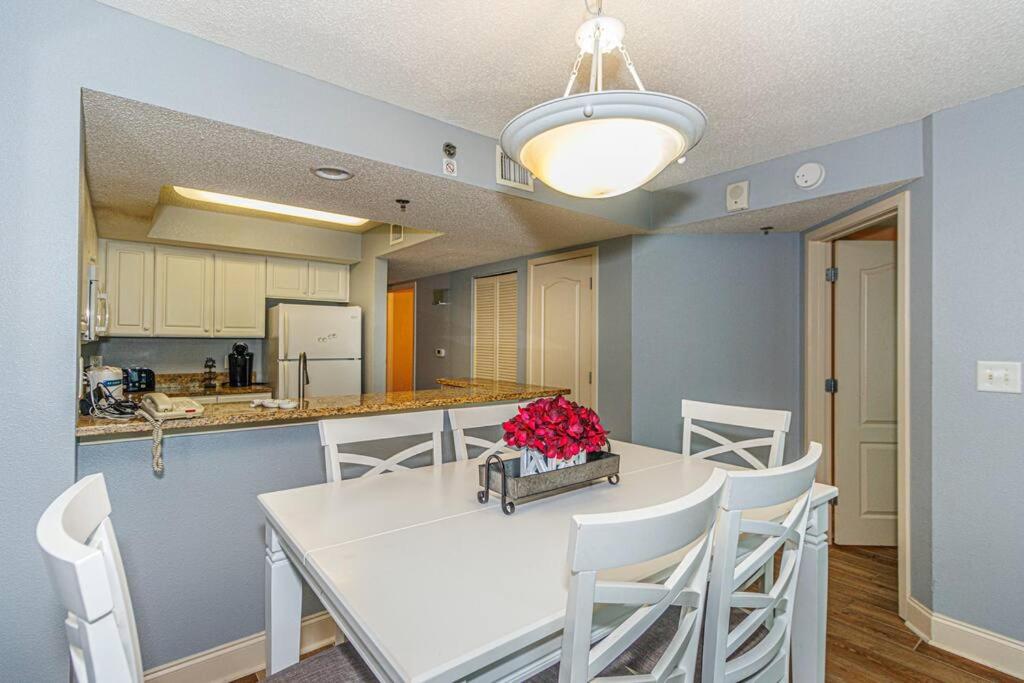NEW! Carolinian 2/2 OF Master Free Parking & Wi-fi view 4