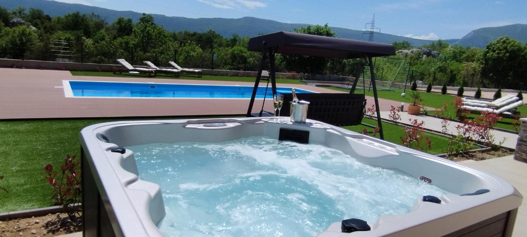 Villa Sky D 9&1 with tennis court and heated pool view 5
