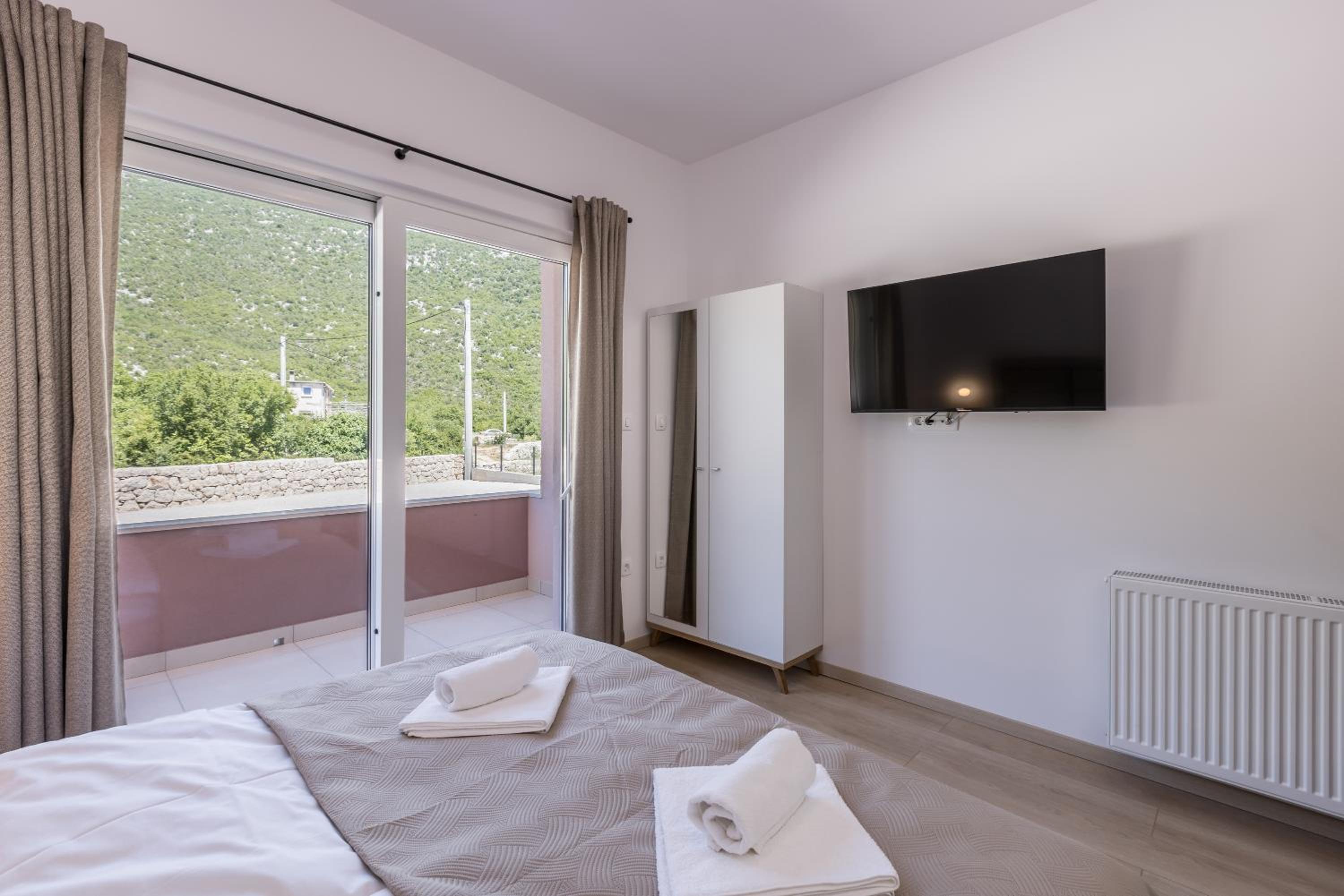 Photo 32