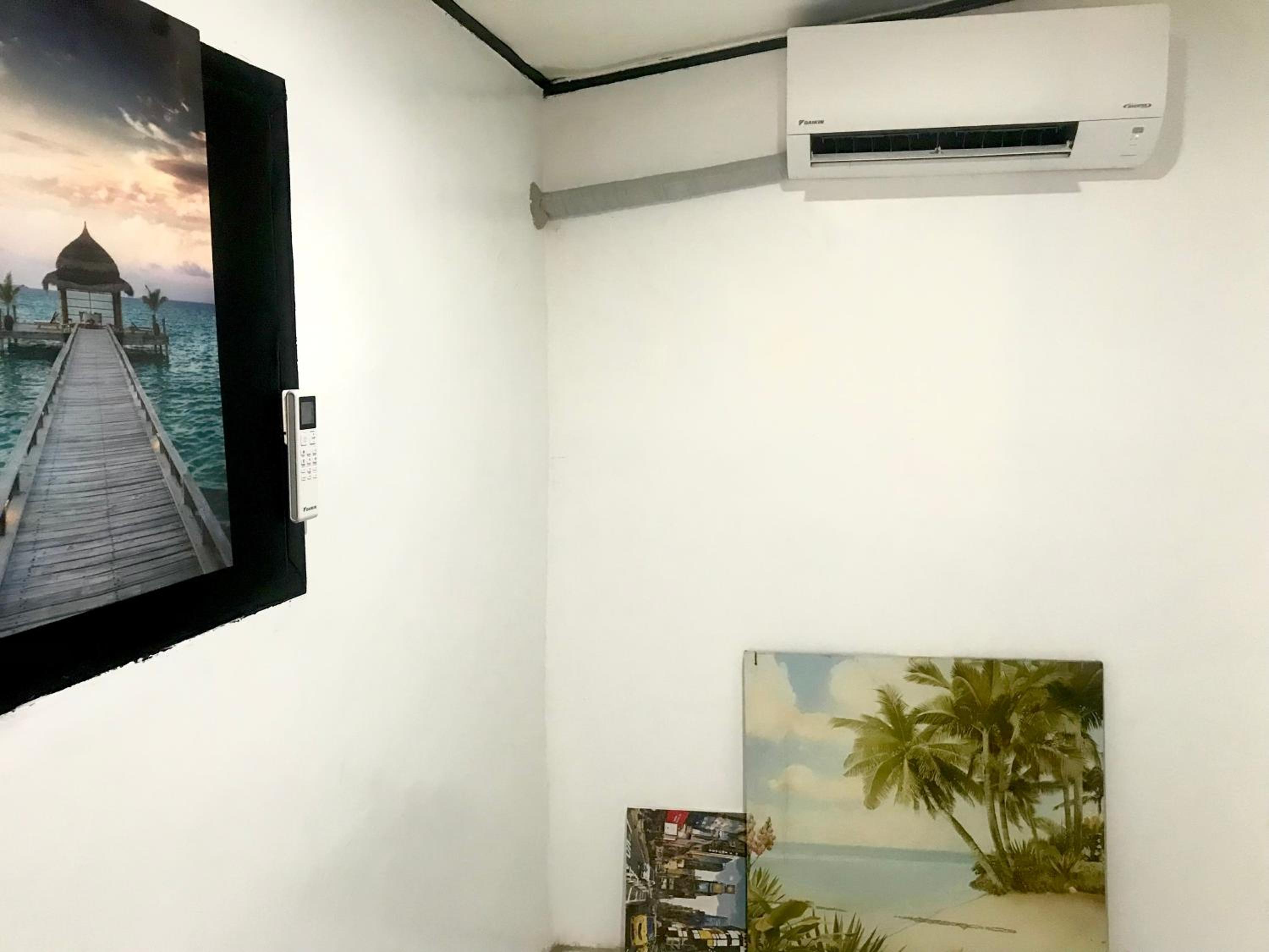 Central Hub Homestay