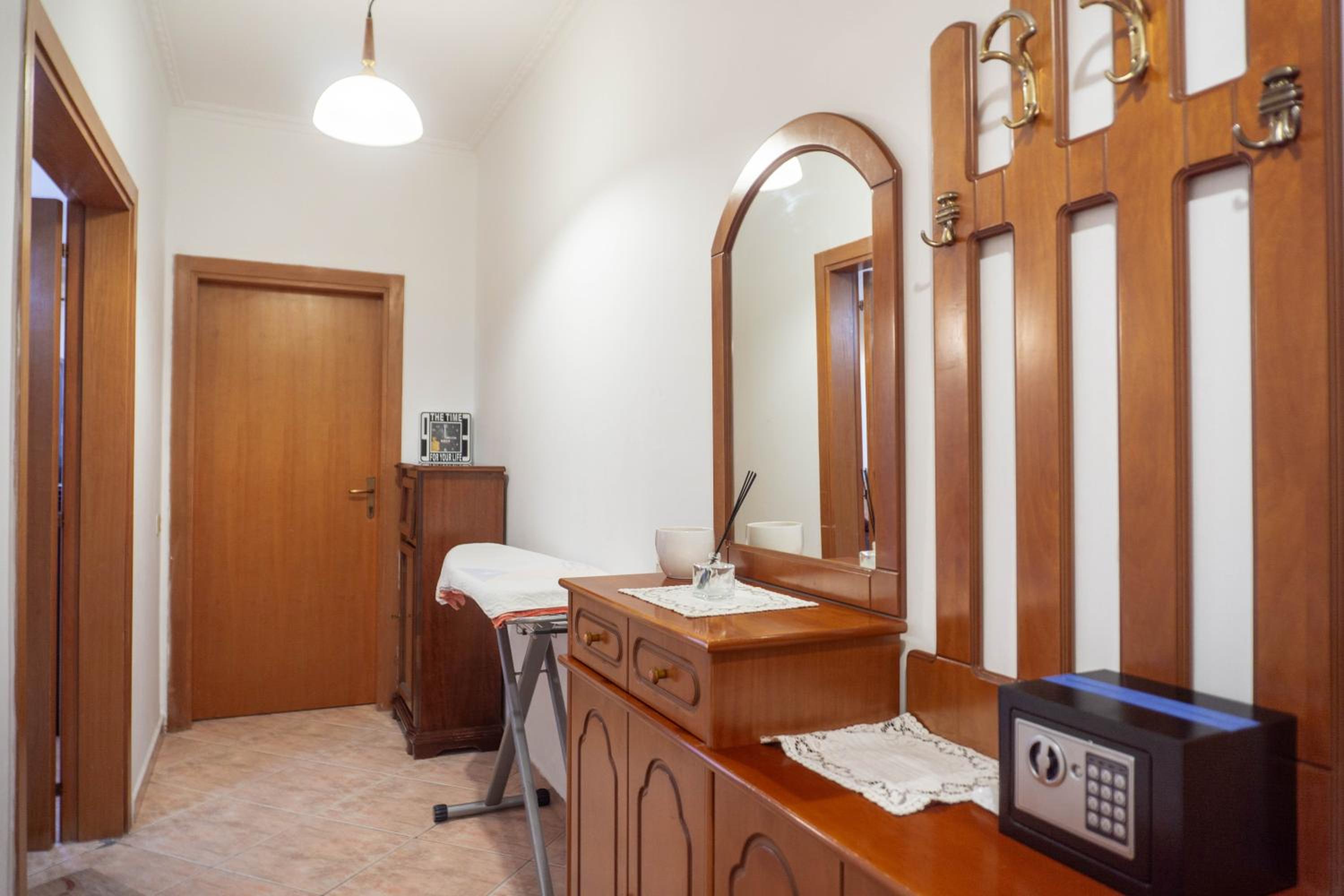 BLLOK Bright Private Bedrooms With Private Bathroom on Shared Apartment