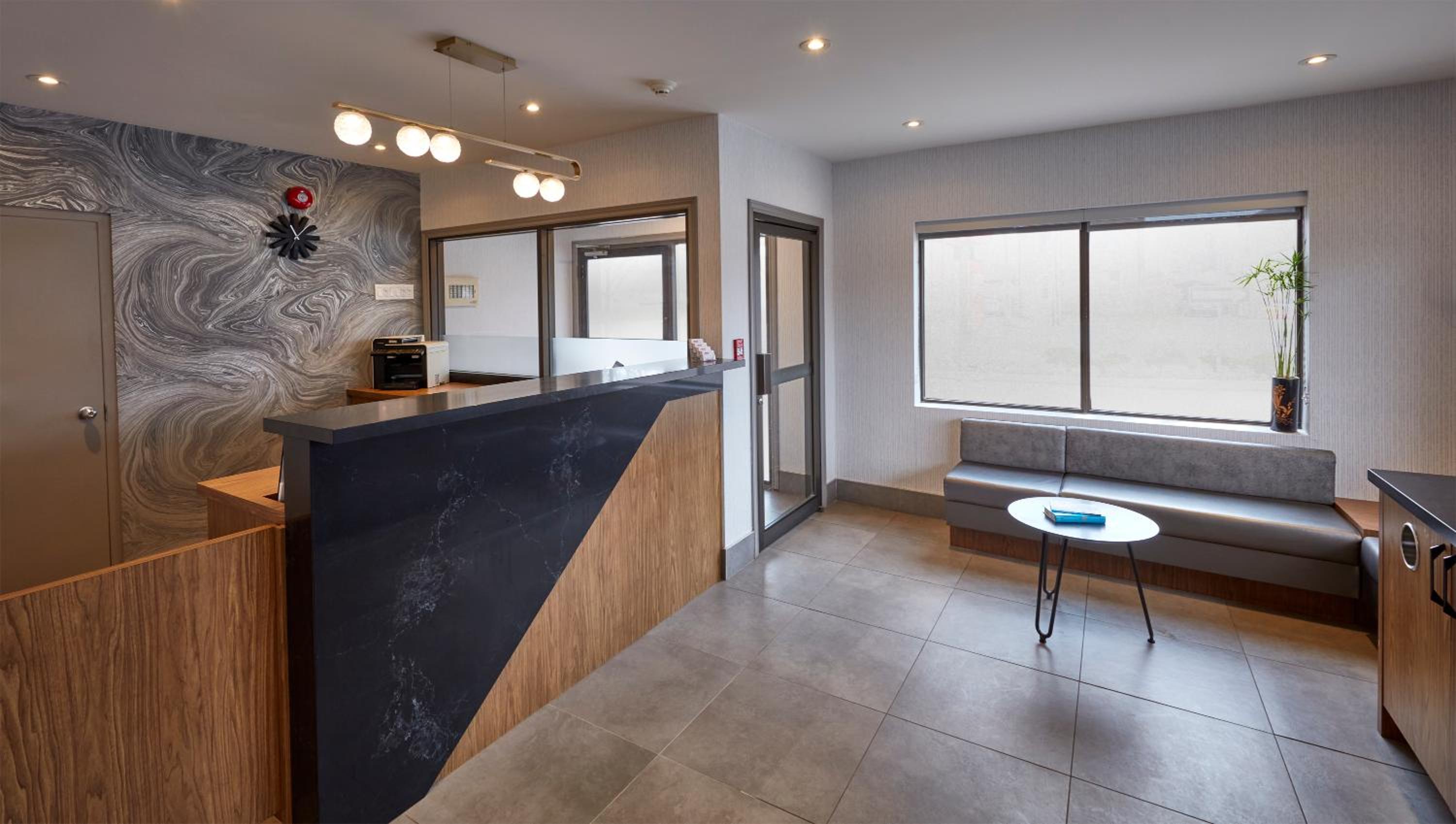 Canadas Best Value Inn Toronto - Image 2