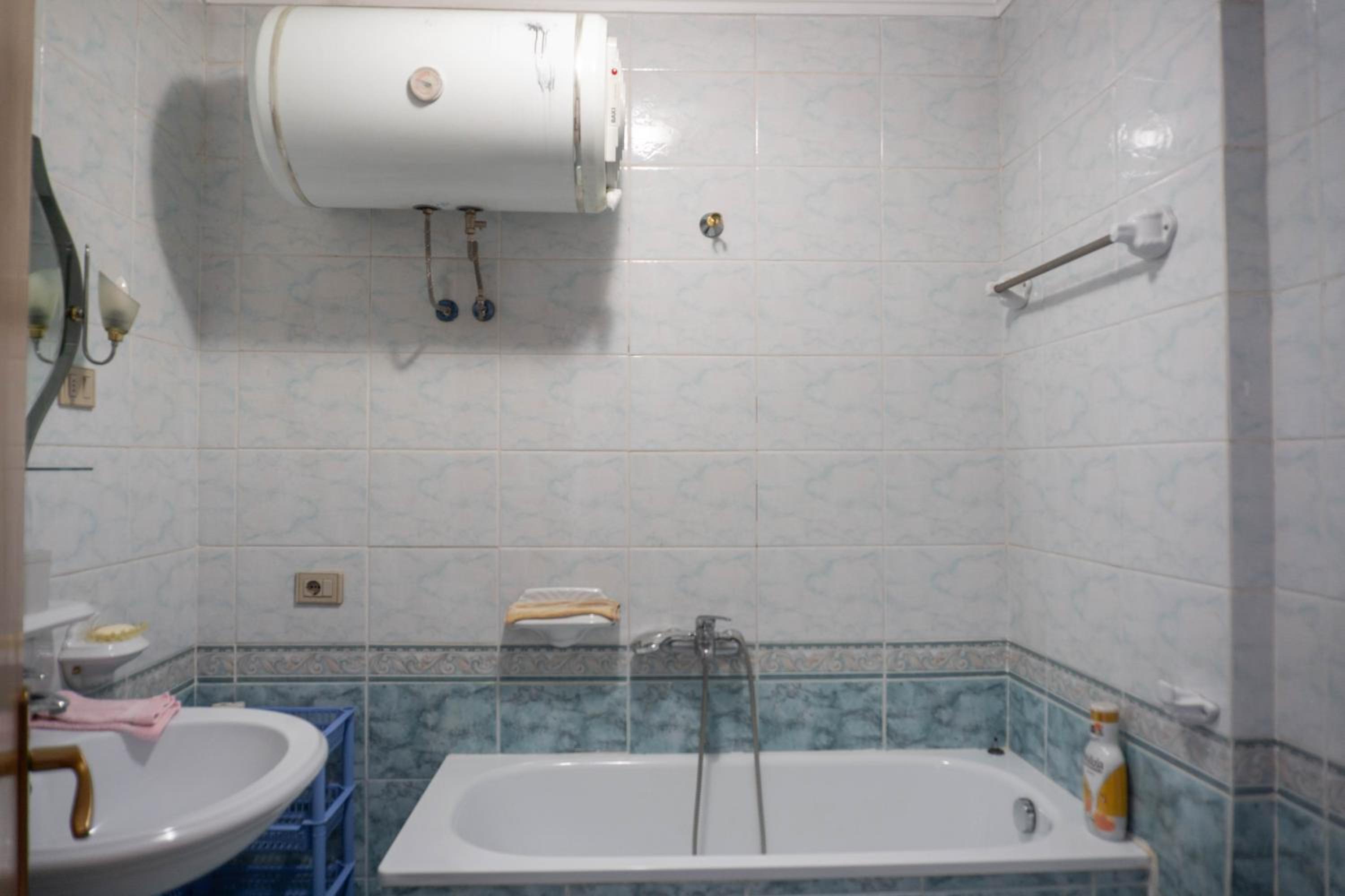 BLLOK Bright Private Bedrooms With Private Bathroom on Shared Apartment
