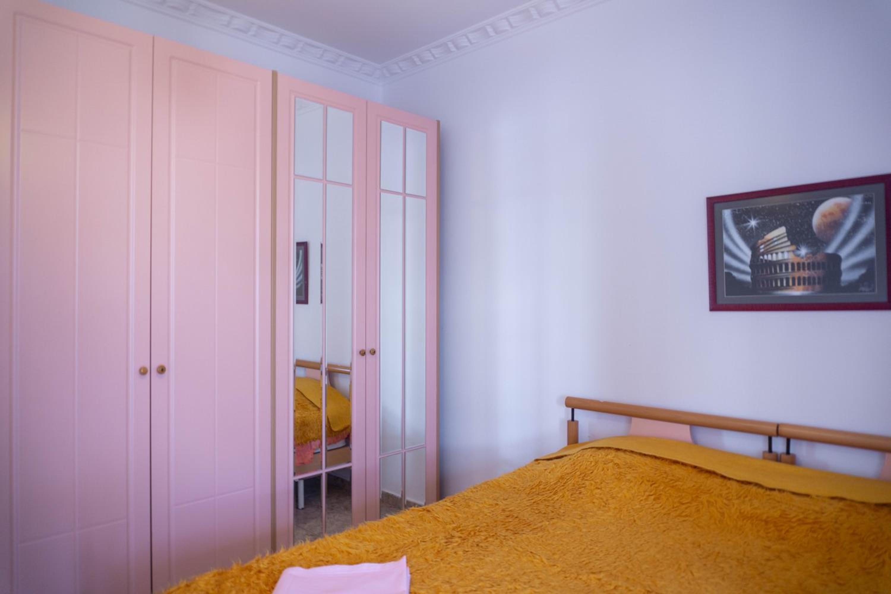 BLLOK Bright Private Bedrooms With Private Bathroom on Shared Apartment