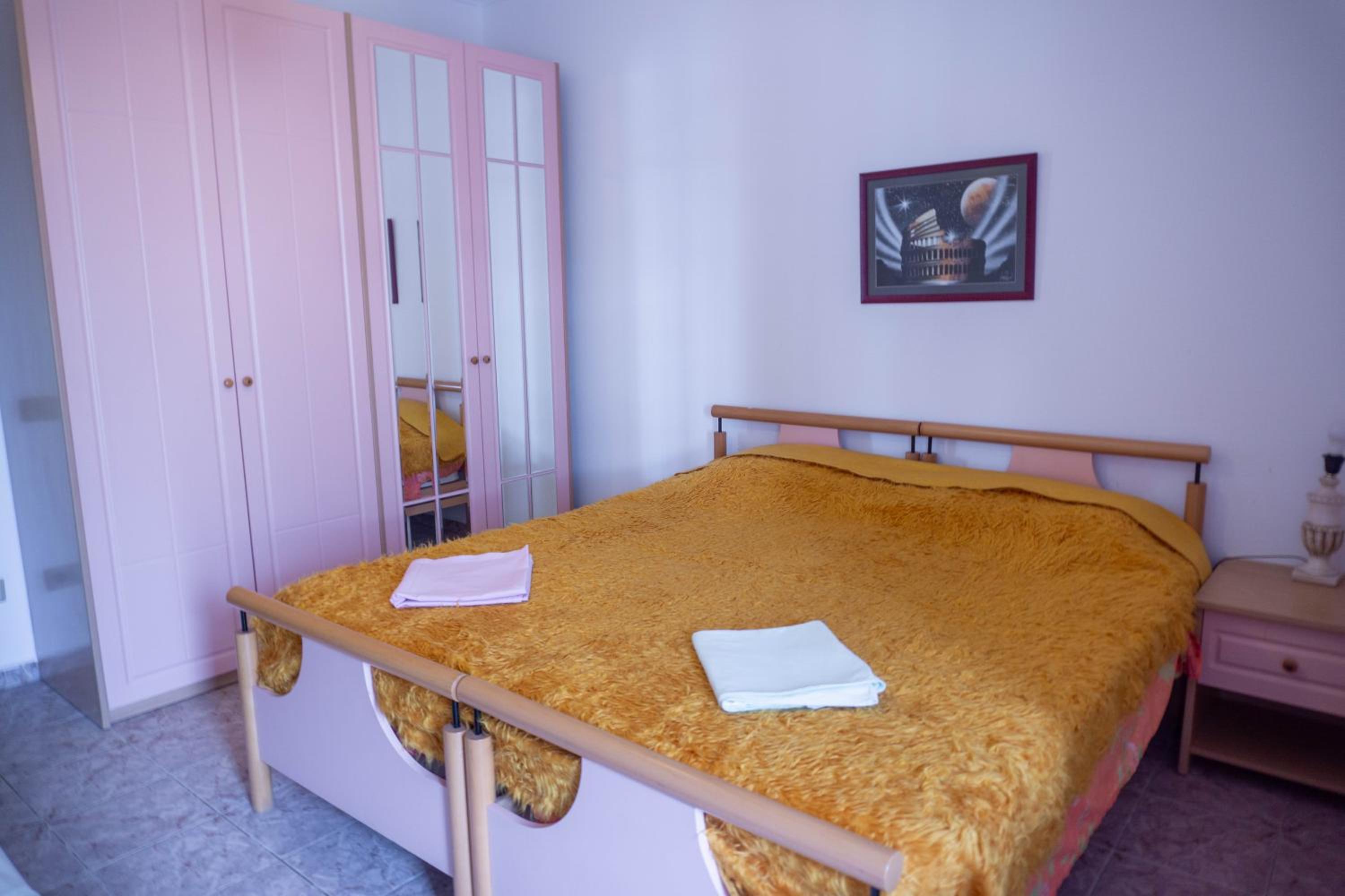 BLLOK Bright Private Bedrooms With Private Bathroom on Shared Apartment