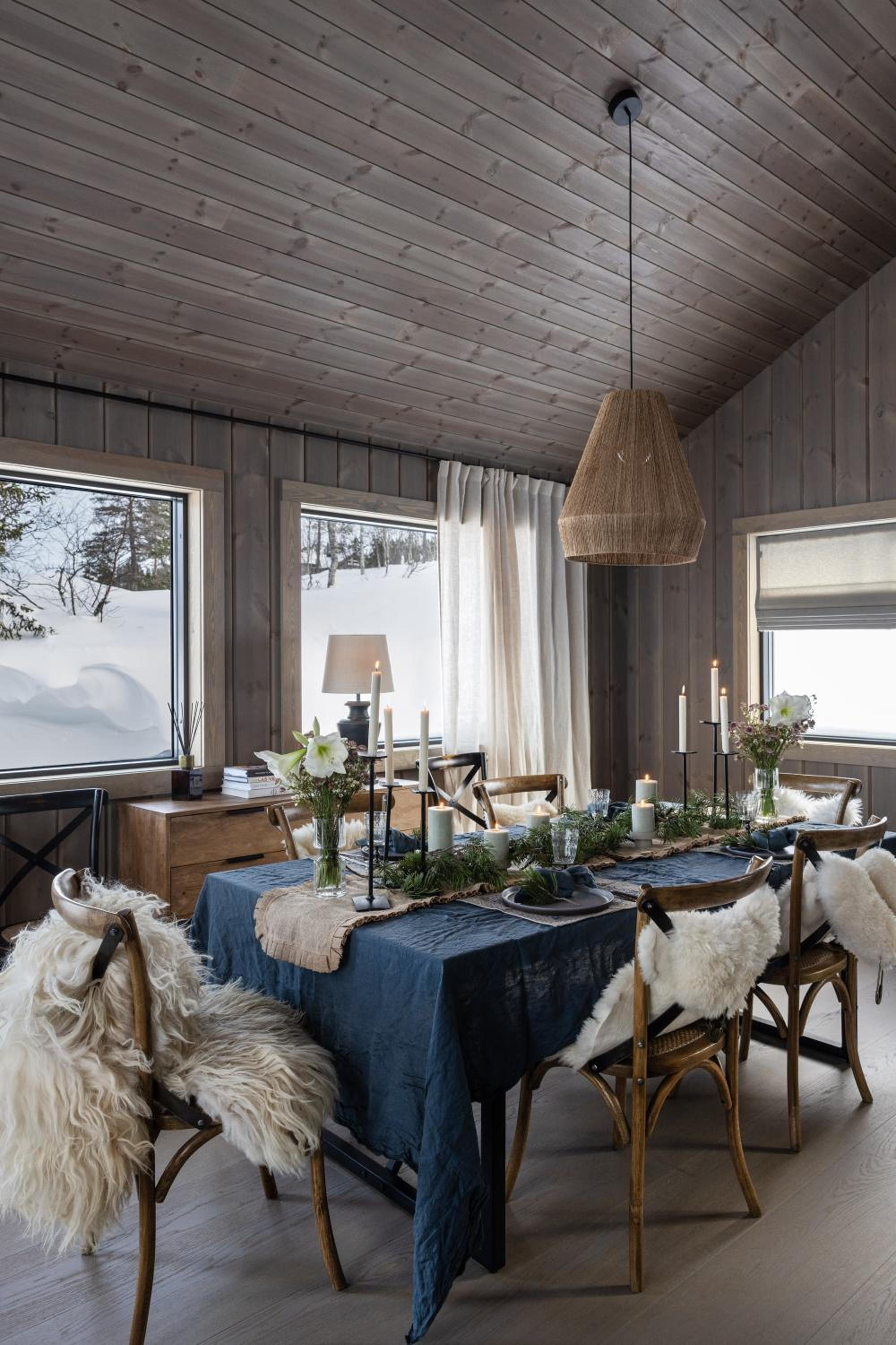 Luxurious Mountain Lodge