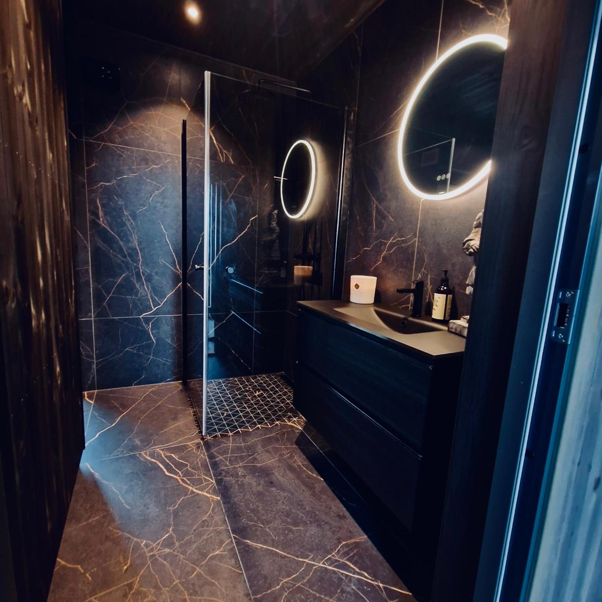 Luxurious Mountain Lodge