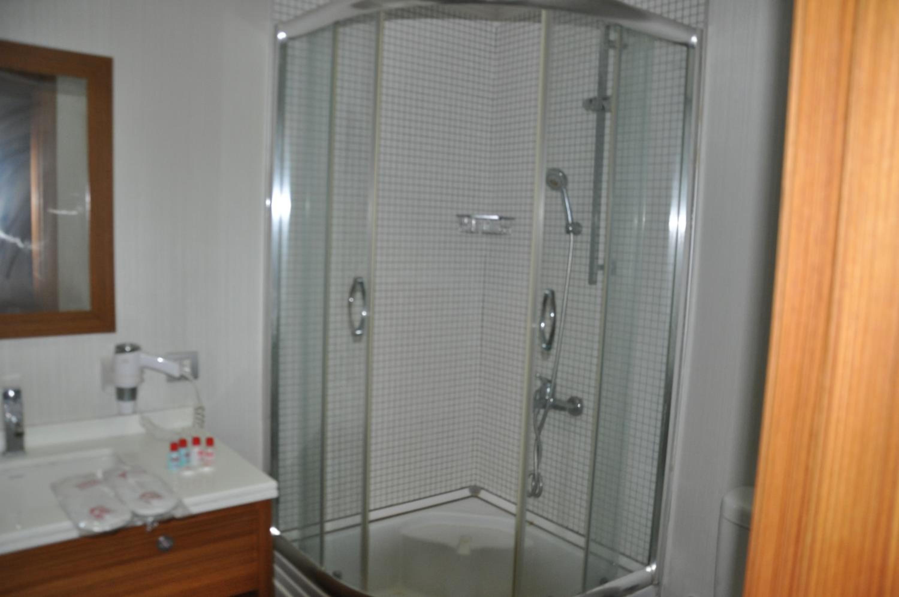 Island Otel - Image 61