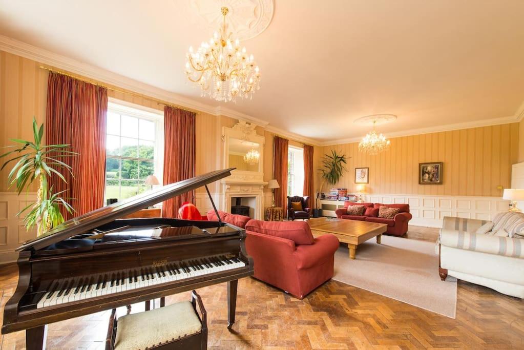 Family friendly, big beautiful 17th Century house view 5