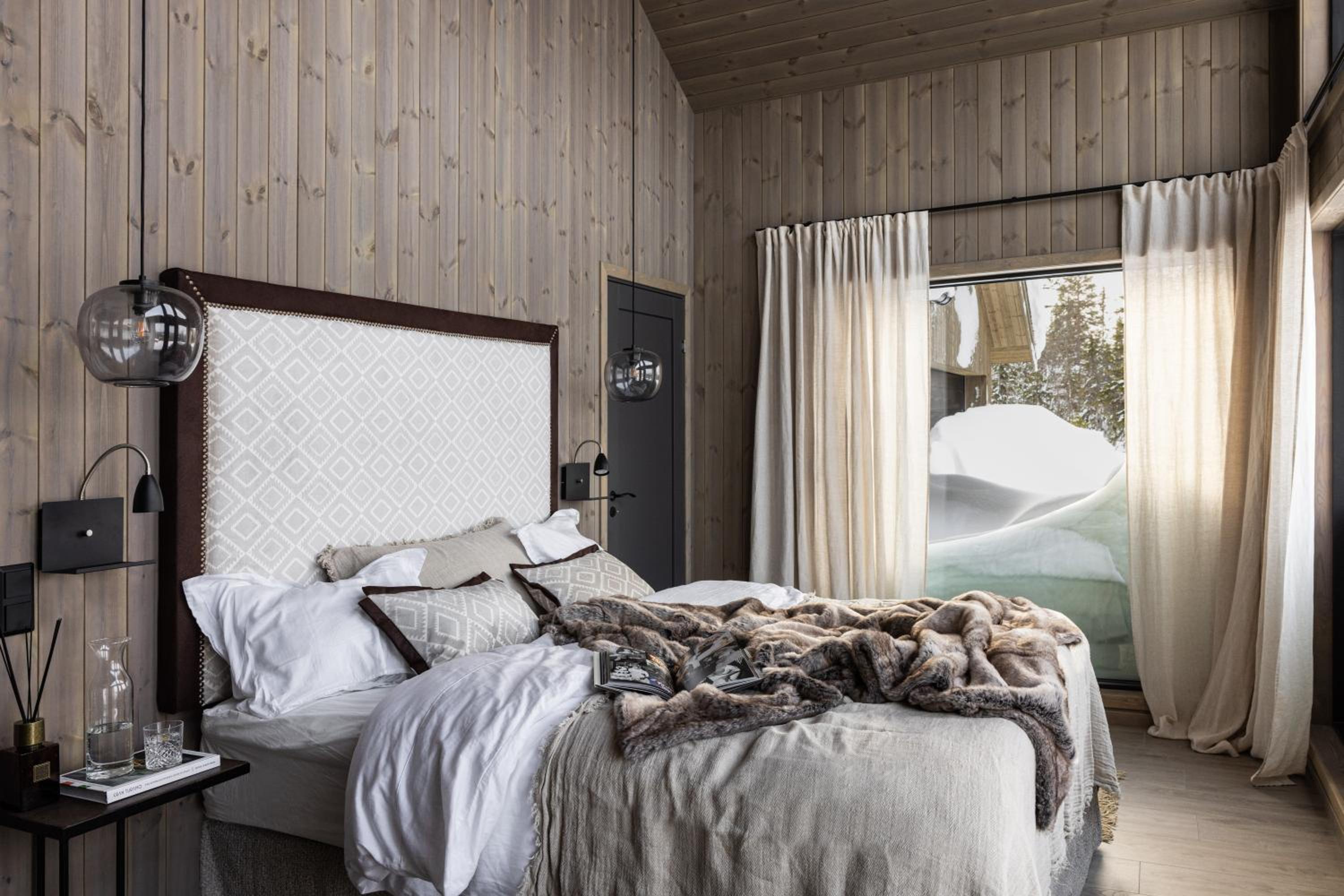 Luxurious Mountain Lodge