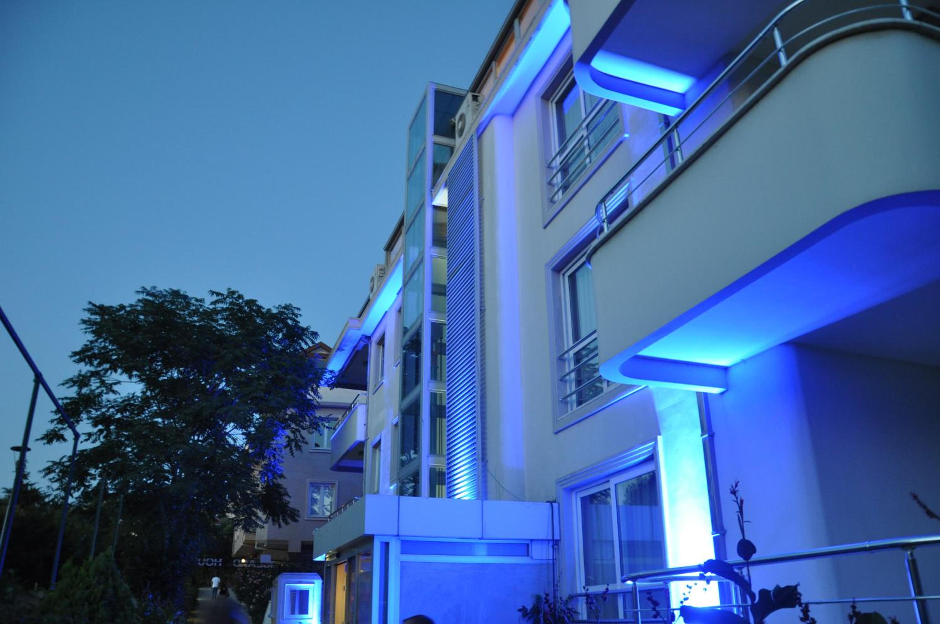 Island Otel - Image 16