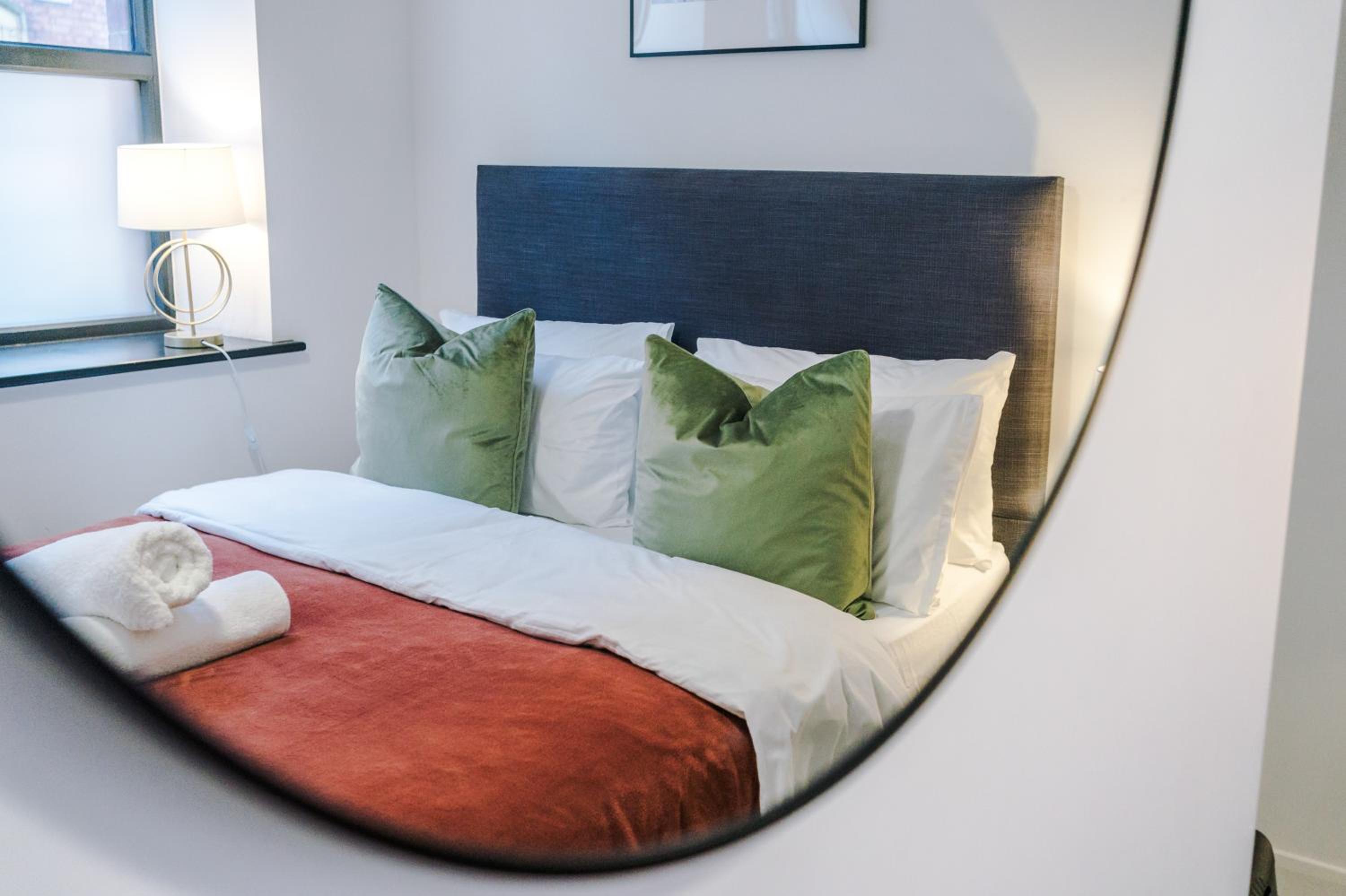 2025 Traveler Award Winner - Gorgeous Central Flat in Leeds Ideal for Long Stay