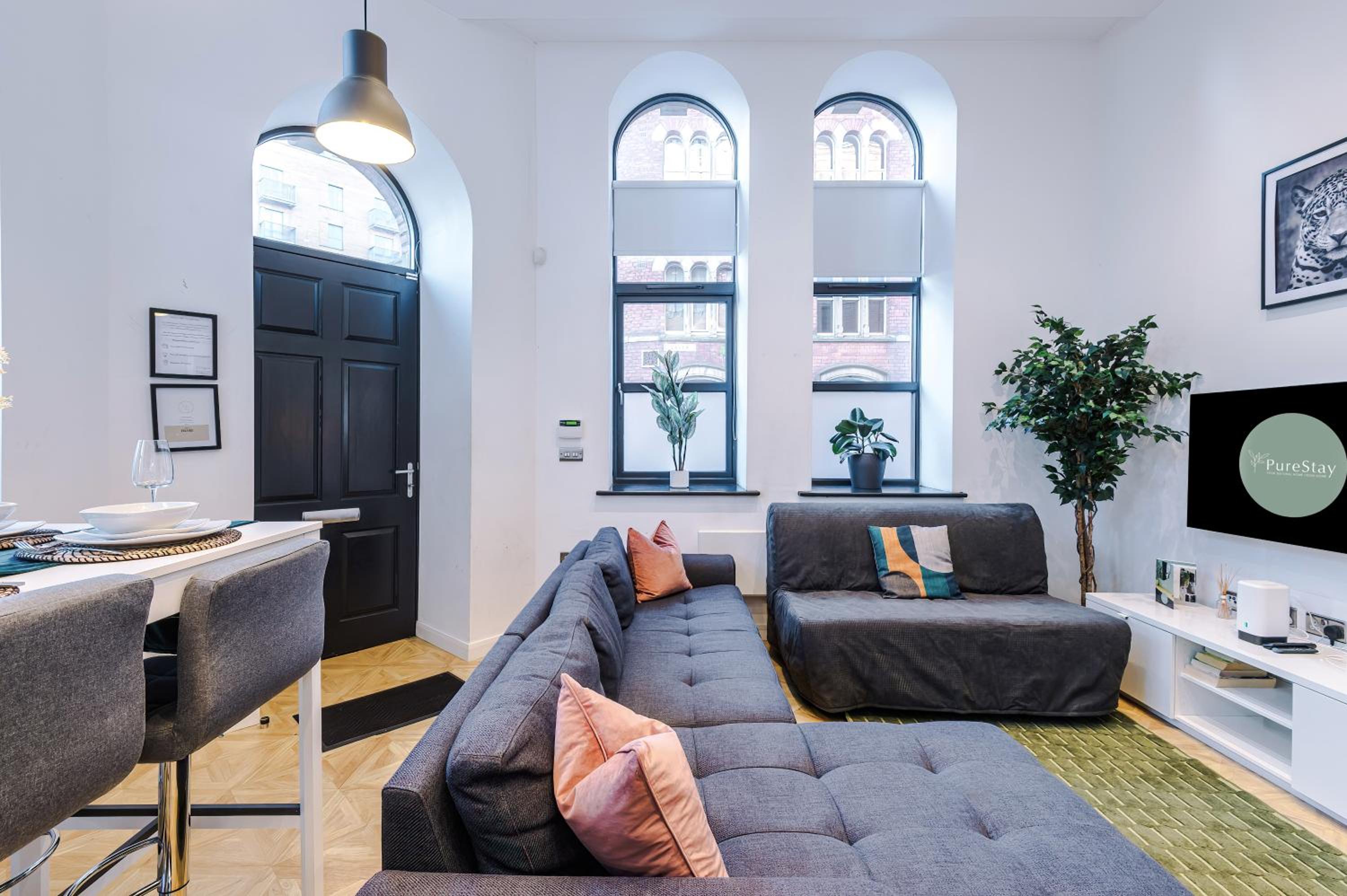2025 Traveler Award Winner - Gorgeous Central Flat in Leeds Ideal for Long Stay