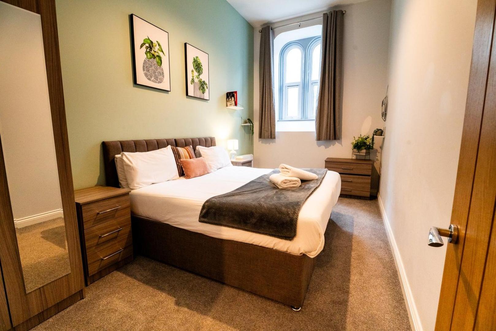 Free Parking | Smart TV | 4 guests view 2