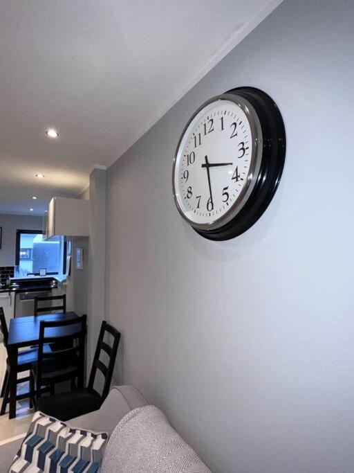The Coastal Apartment - Homestay