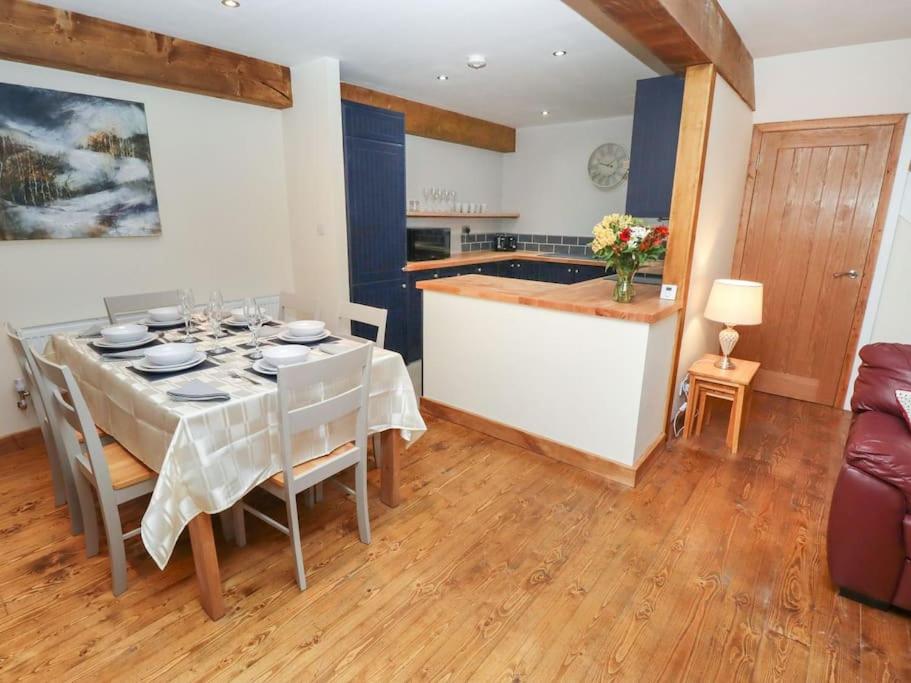 Jake’s Cottage - Langrick, Lincolnshire view 3