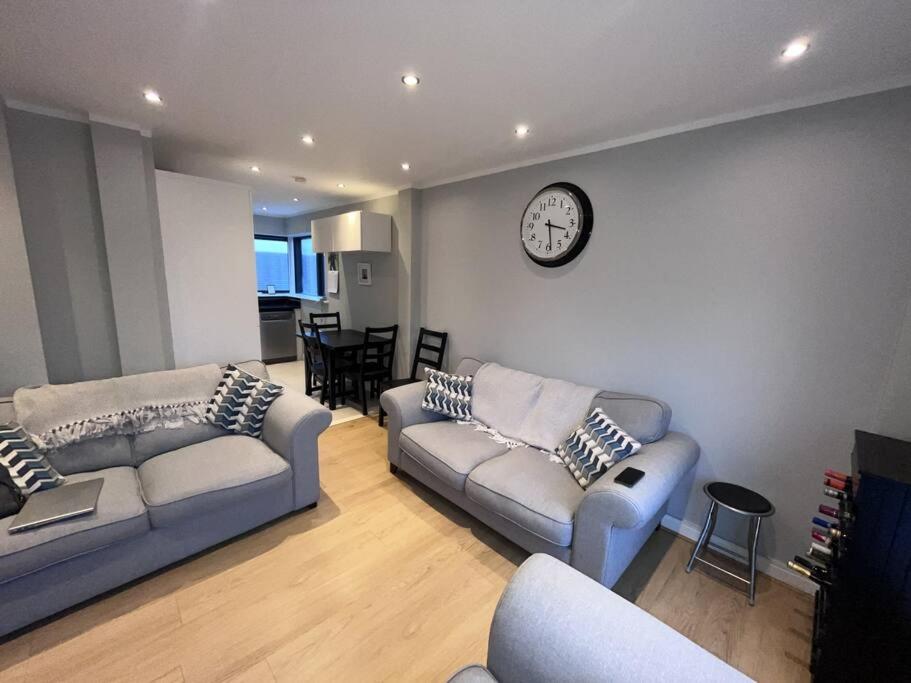 The Coastal Apartment - Homestay