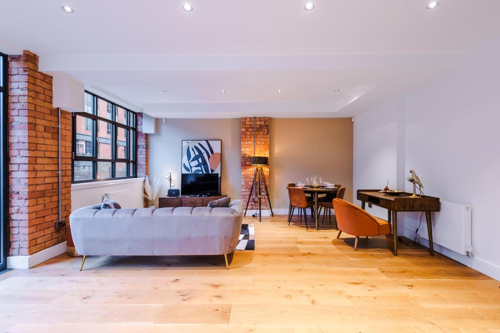 WiFi | 2bedrooms | 10min away to Major Attractions view 4