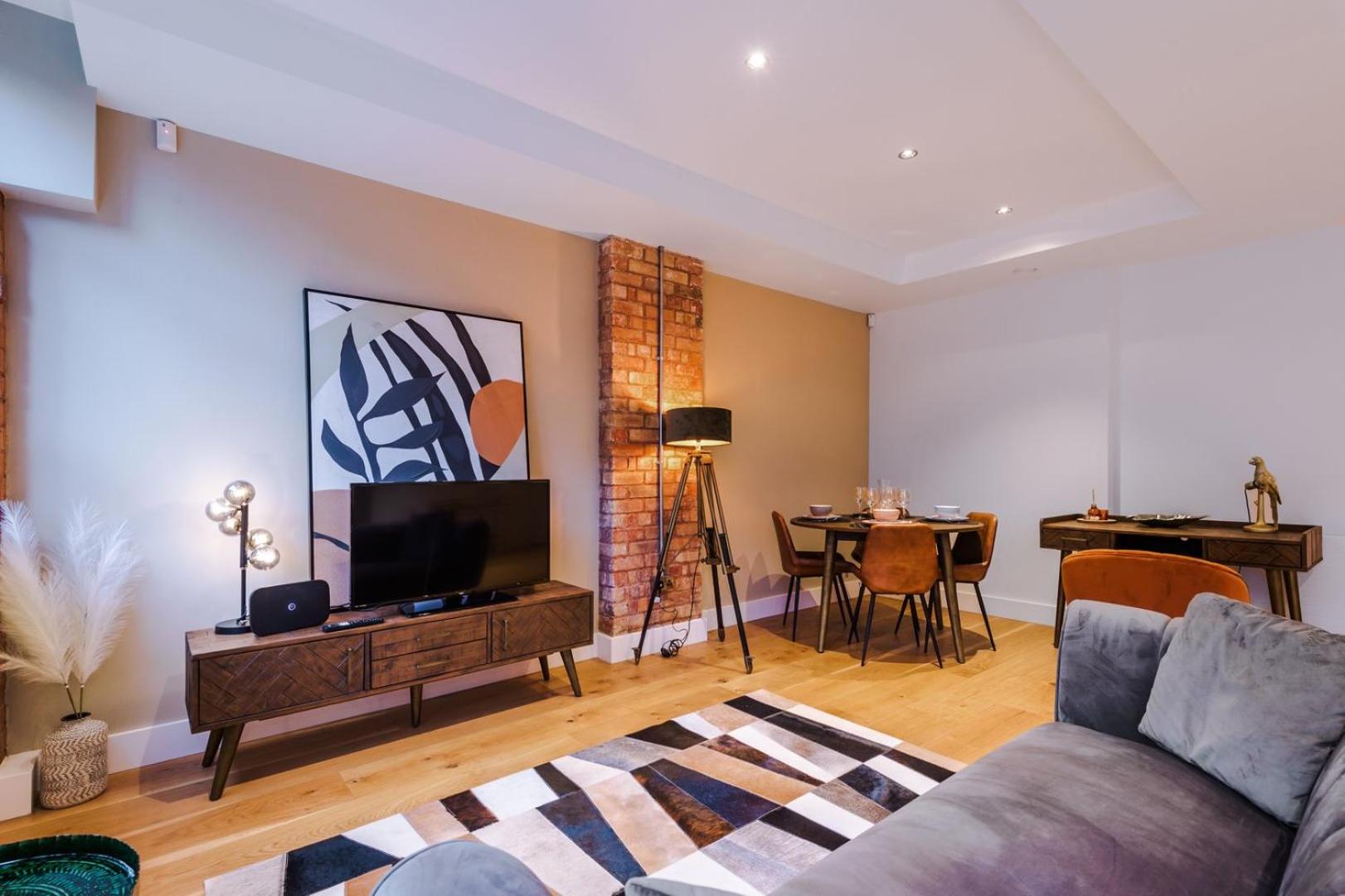 WiFi | 2bedrooms | 10min away to Major Attractions view 5