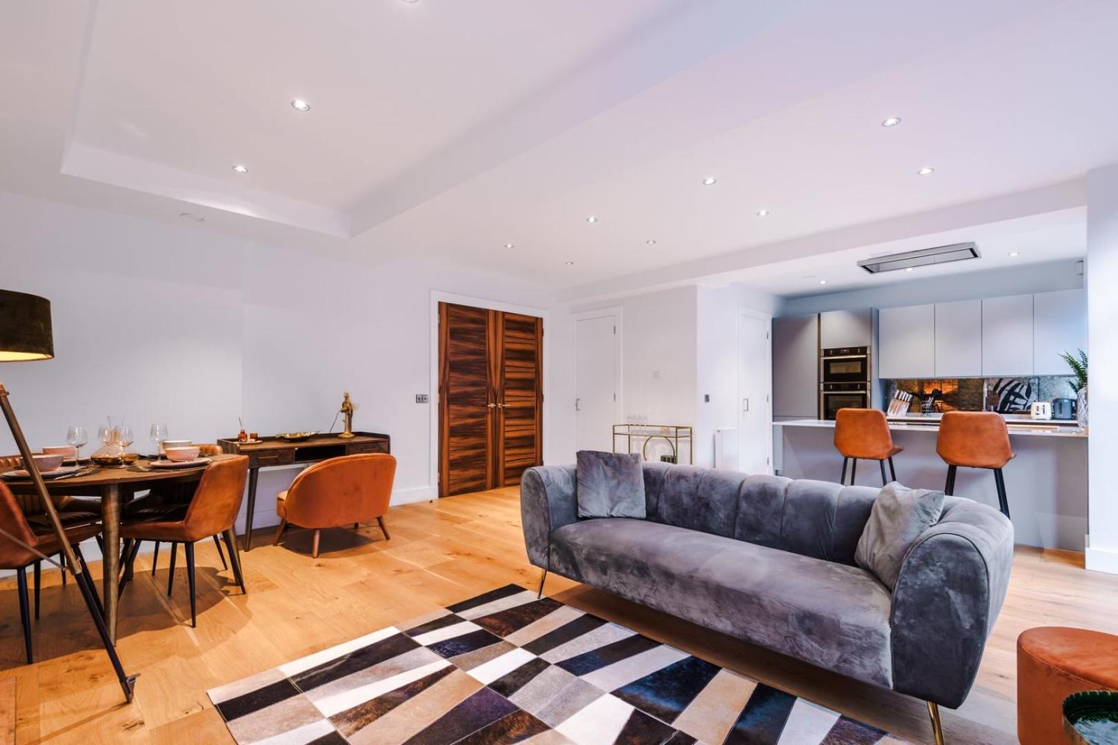 WiFi | 2bedrooms | 10min away to Major Attractions view 3