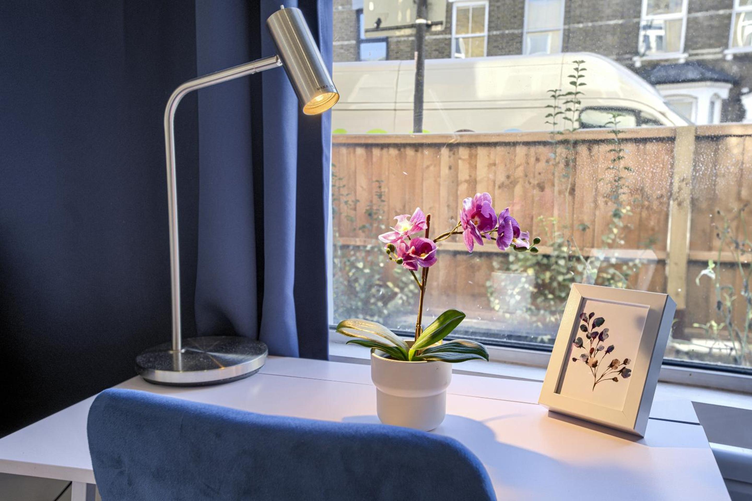 The Finsbury Deluxe Apartments