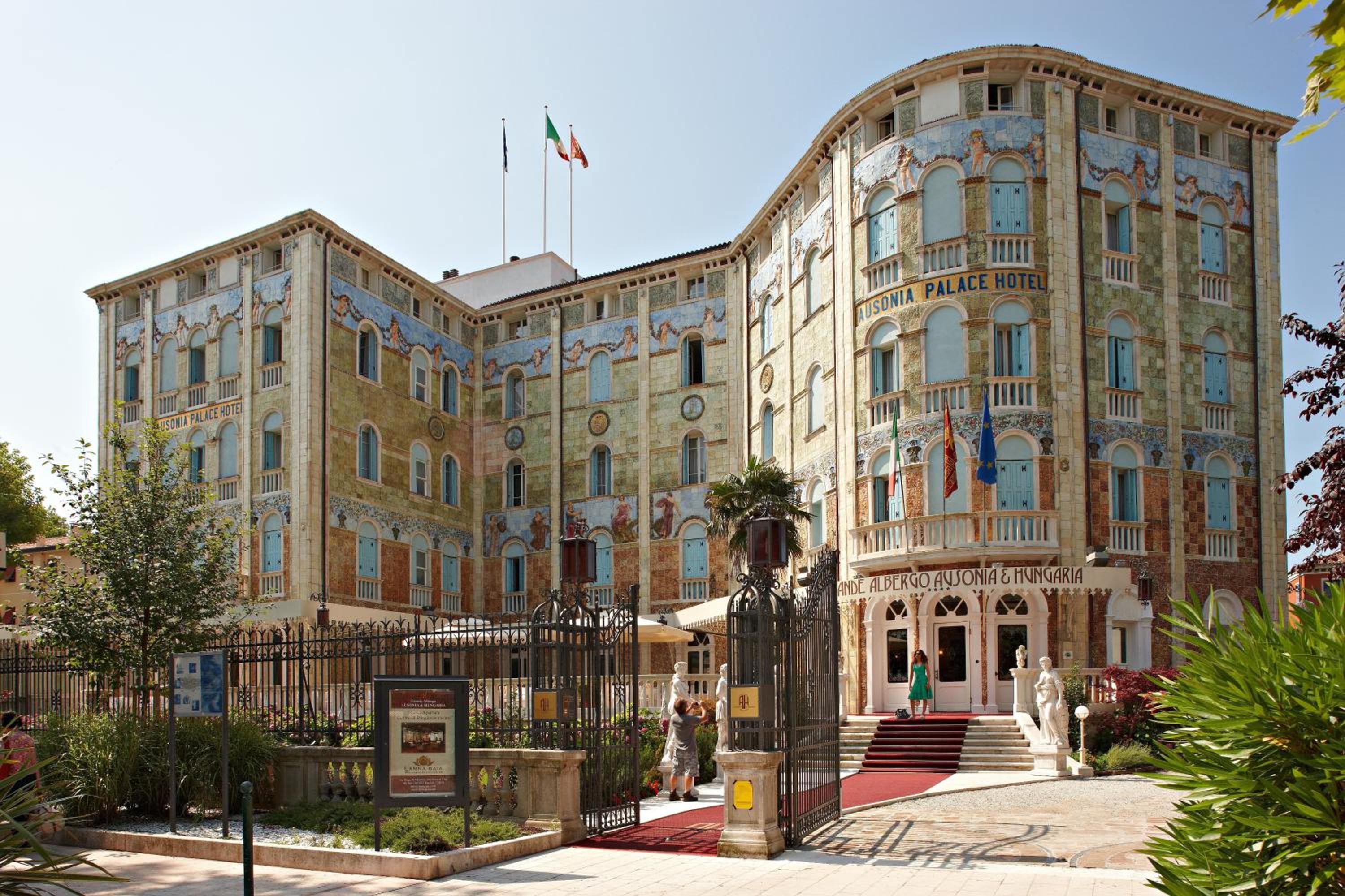 Ausonia Hungaria Wellness & Lifestyle en Venice-Lido — building