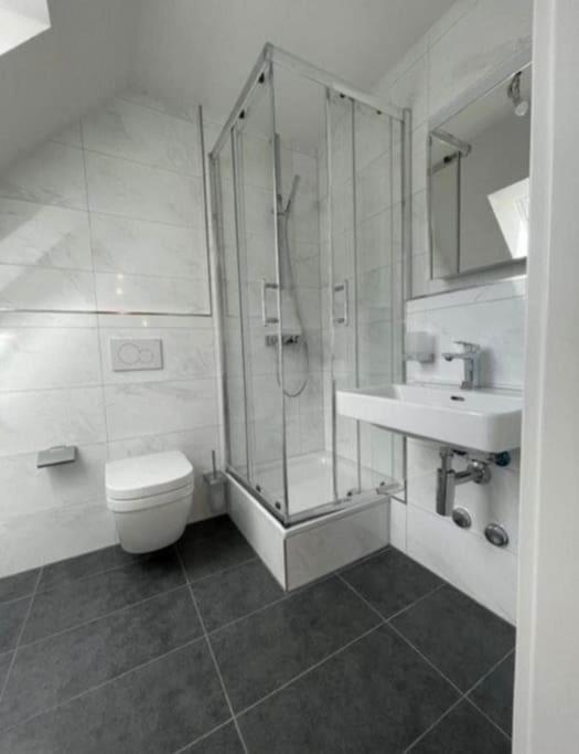 Central & modern penthouse-studio with balcony & air-condition