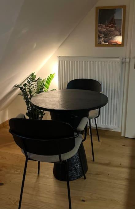 Central & modern penthouse-studio with balcony & air-condition