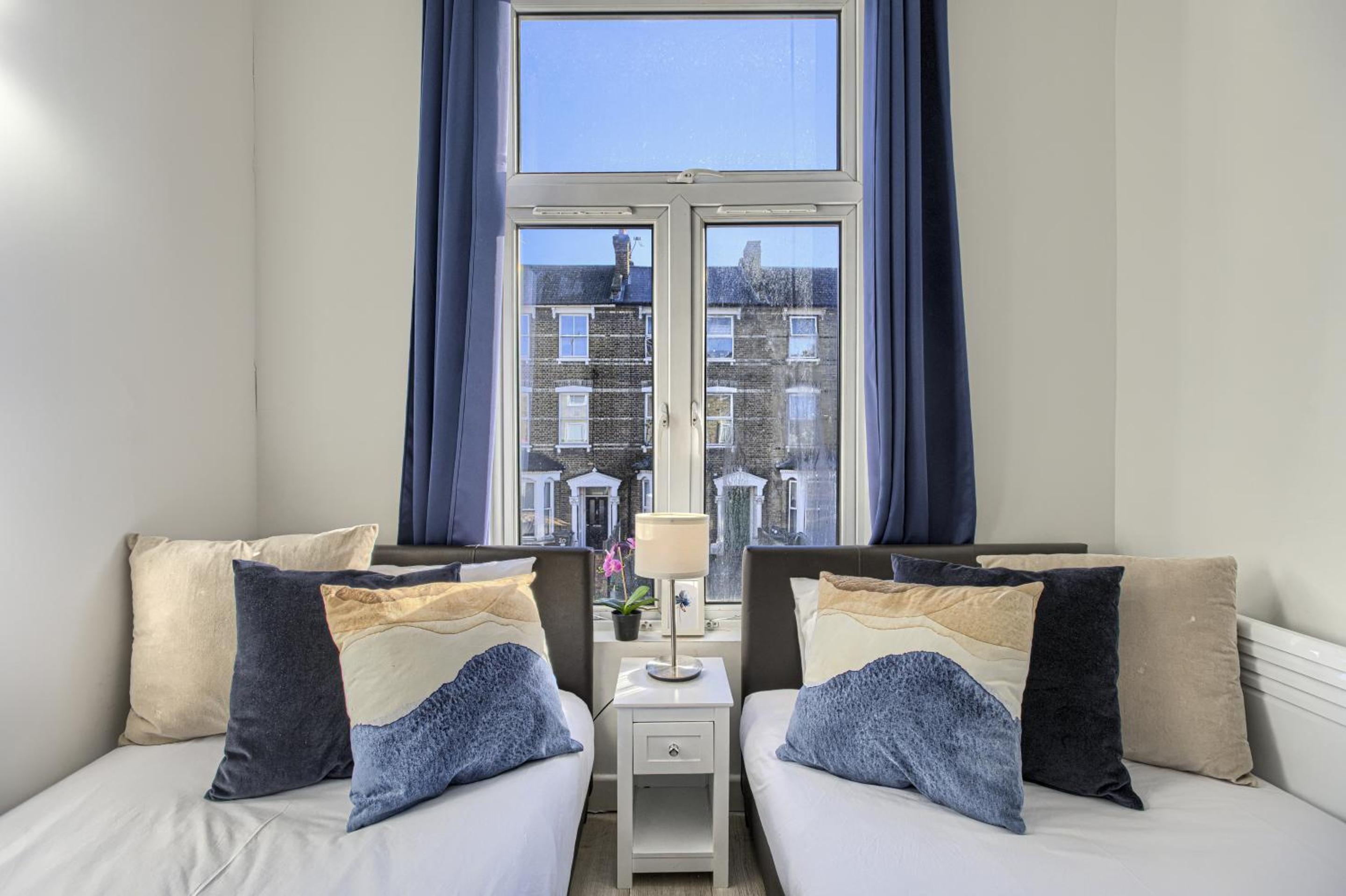 The Finsbury Deluxe Apartments