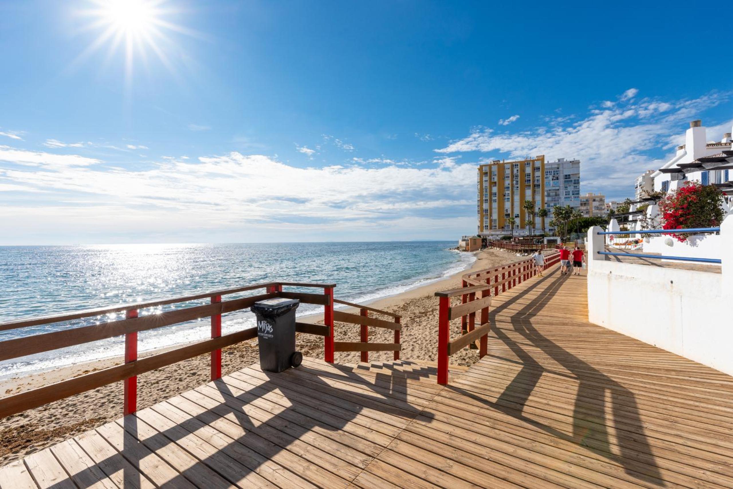 Medina - 2 bedroom penthouse in Calahonda view 5