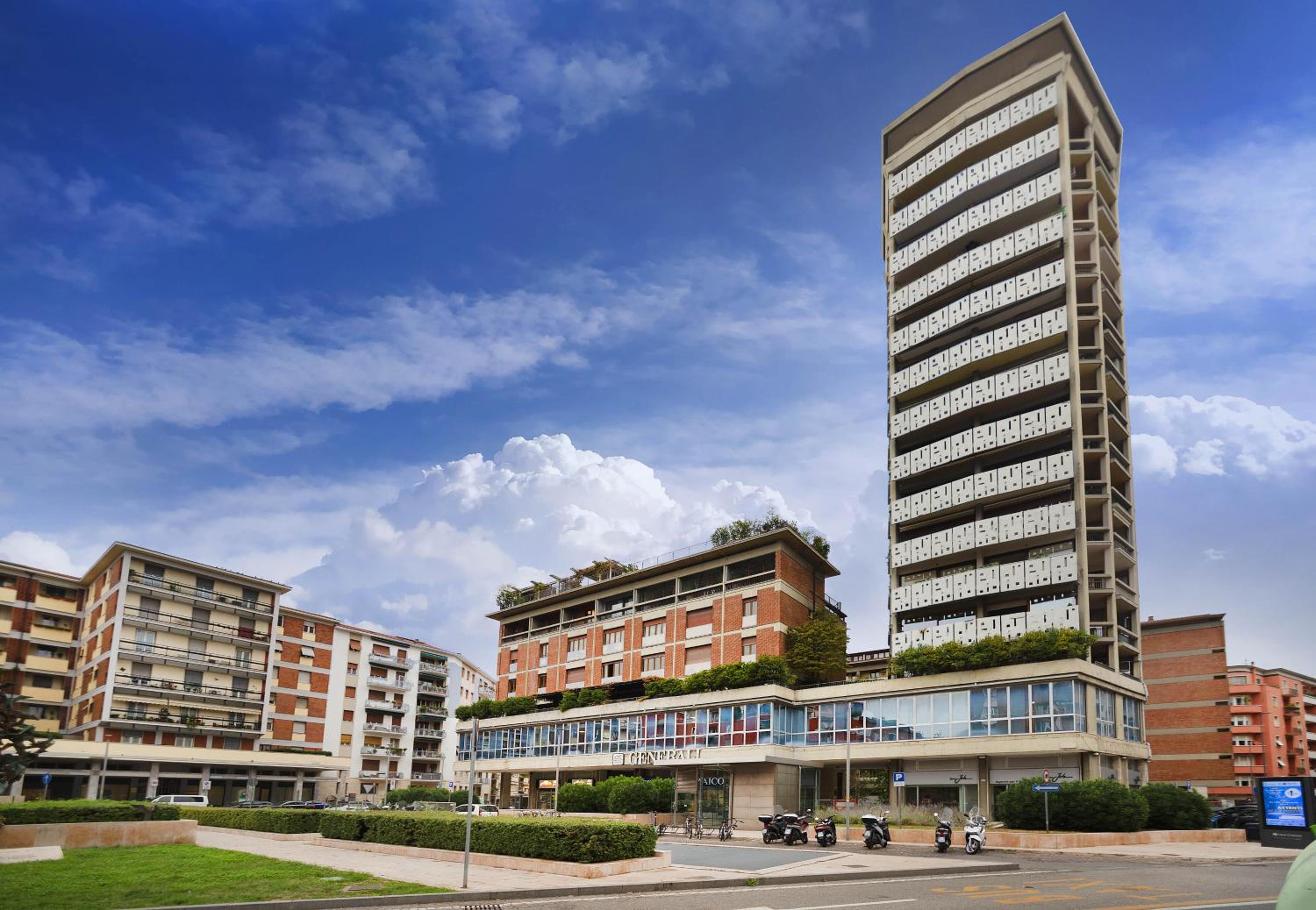 Italianflat - Elegant 2 Bedrooms with Balcony, 10 min walk from Arena view 4