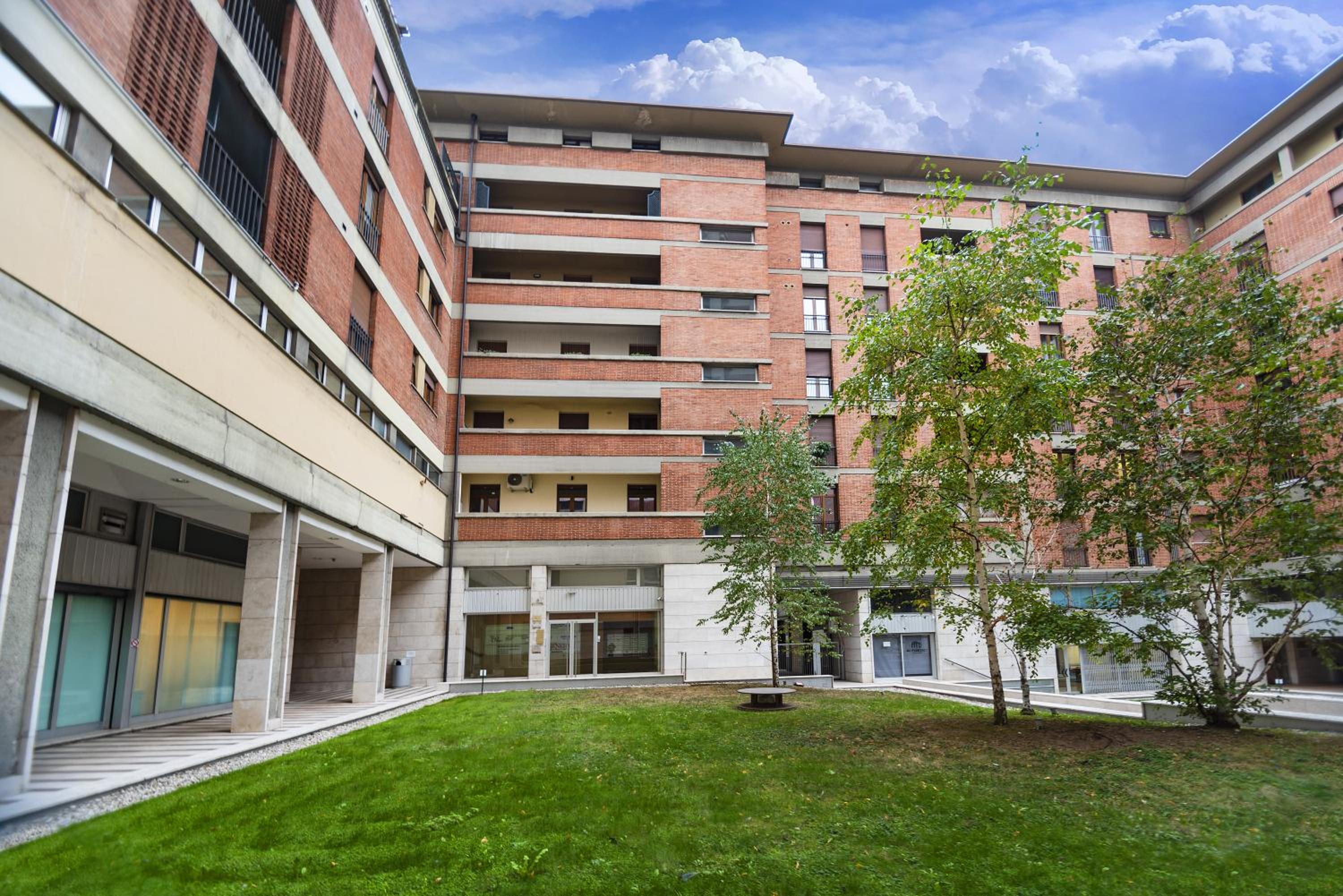 Italianflat - Elegant 2 Bedrooms with Balcony, 10 min walk from Arena view 3