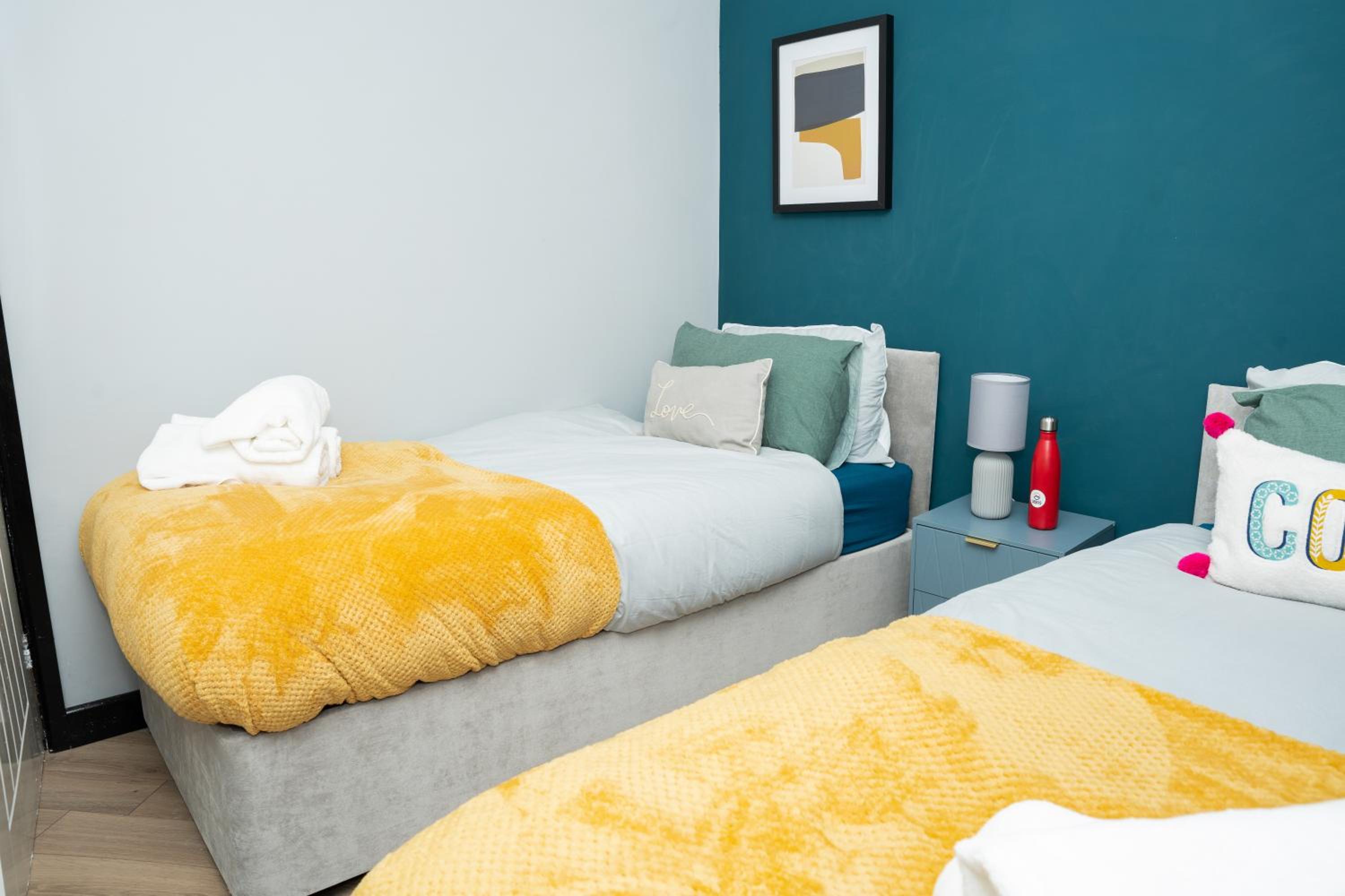 A modern home close to city centre with parking view 5