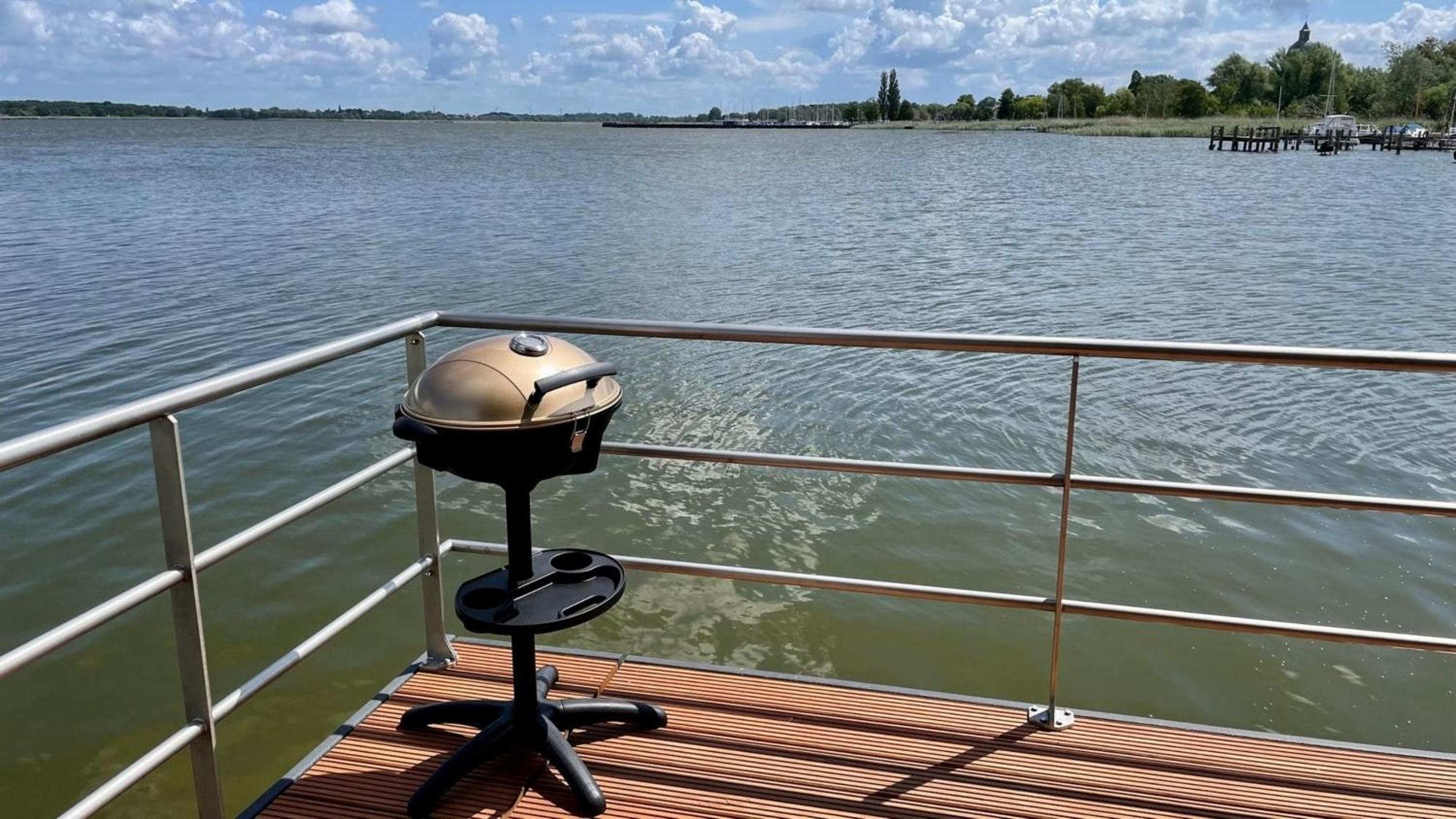 Hausboot Sunday