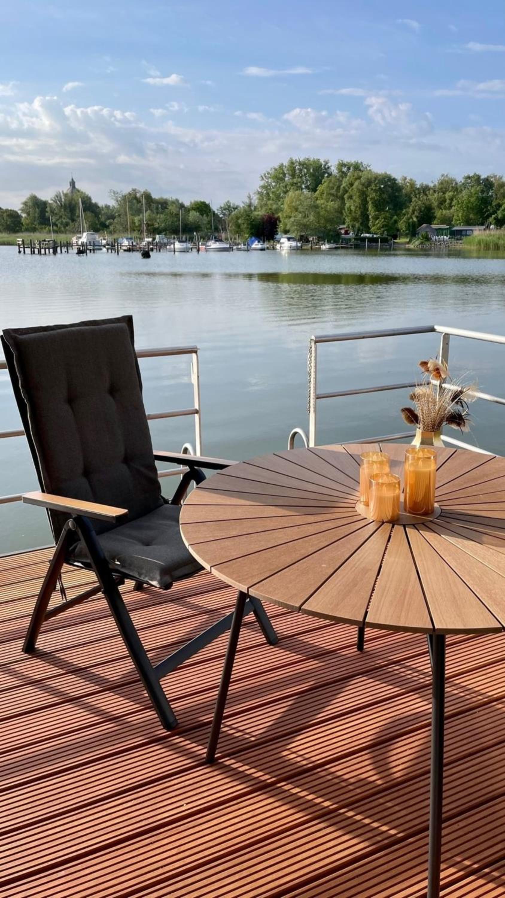 Hausboot Sunday