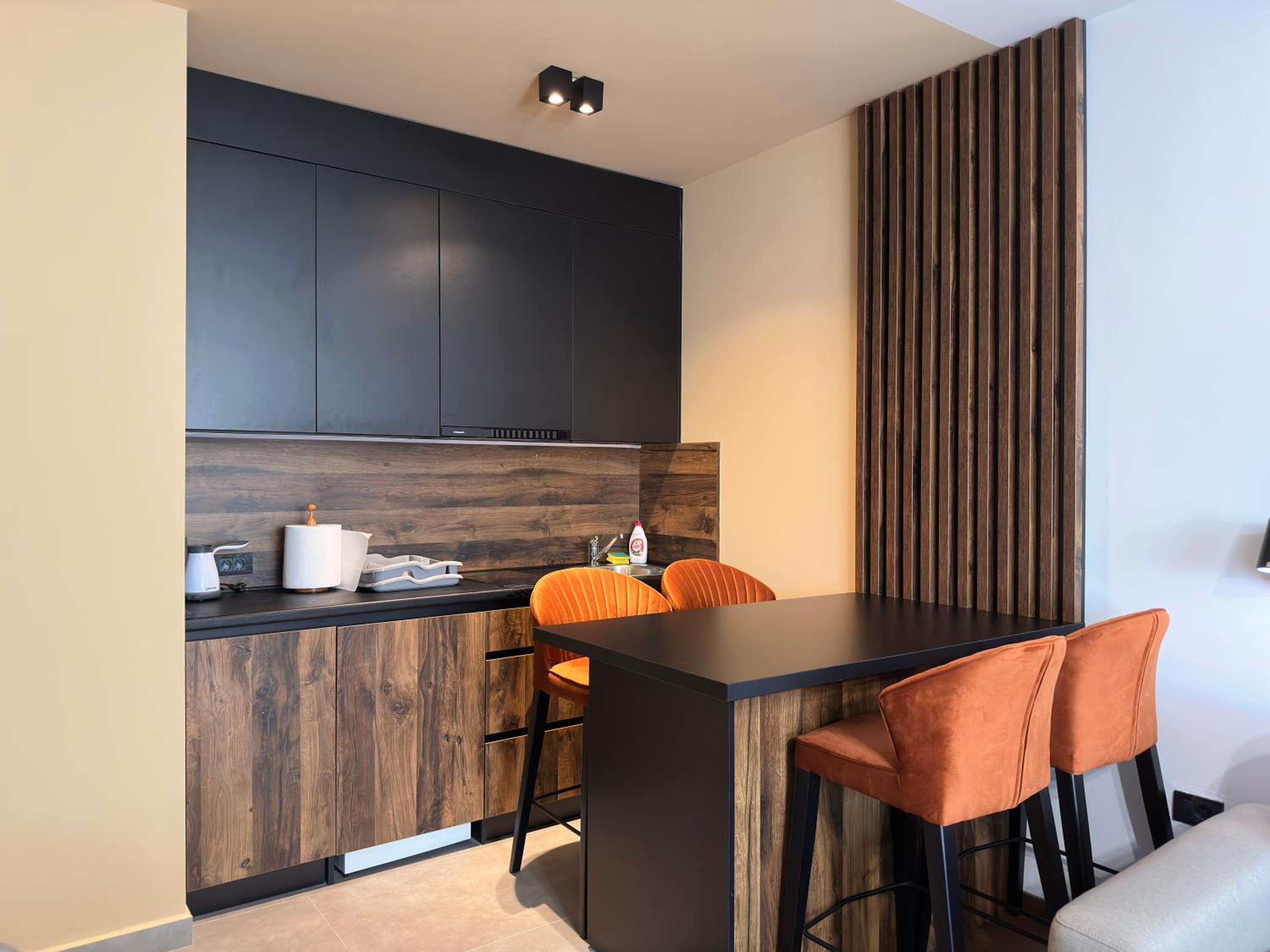 Golden Mountain Apartments view 4
