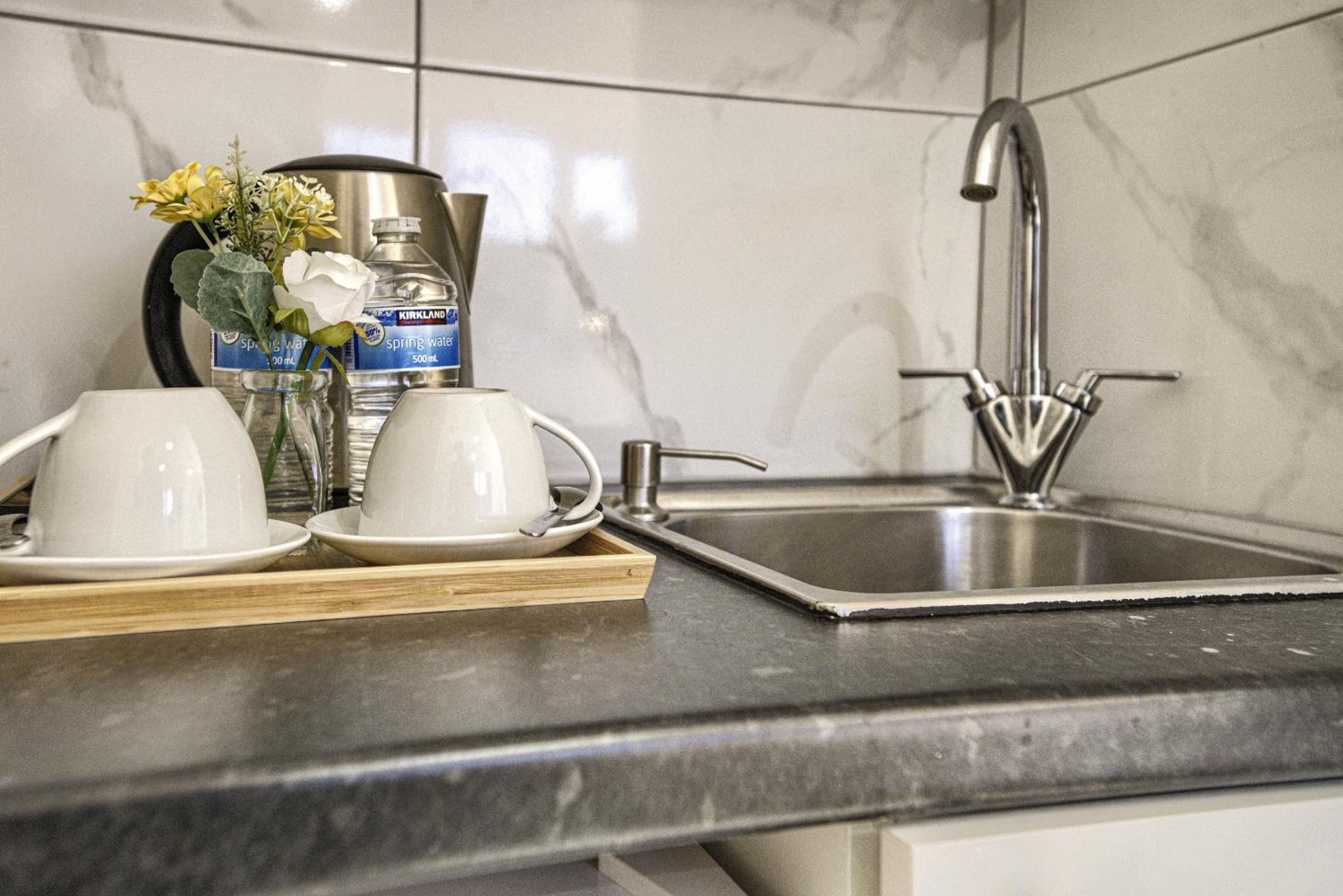 The Finsbury Deluxe Apartments