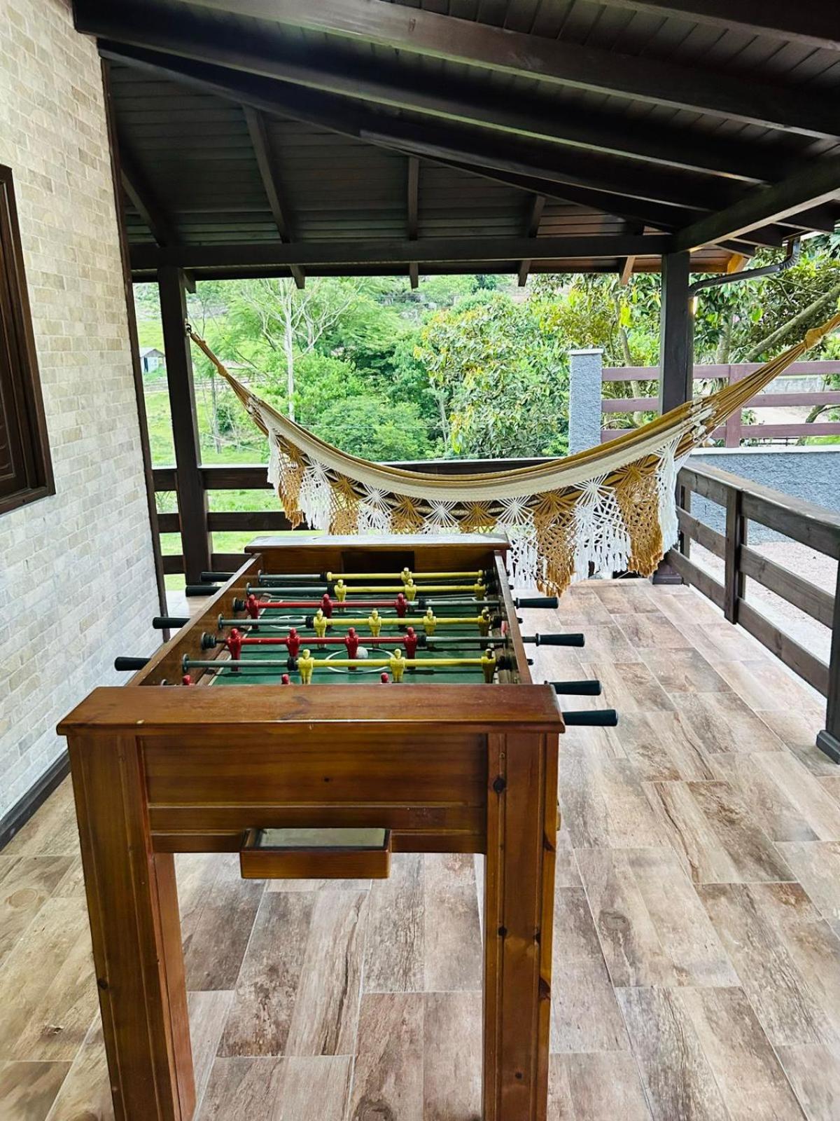SÍTIO CANTINHO DO SOSSEGO, Casa de campo, pescaria, lareira, jogos de bilhar, area gourmet etc