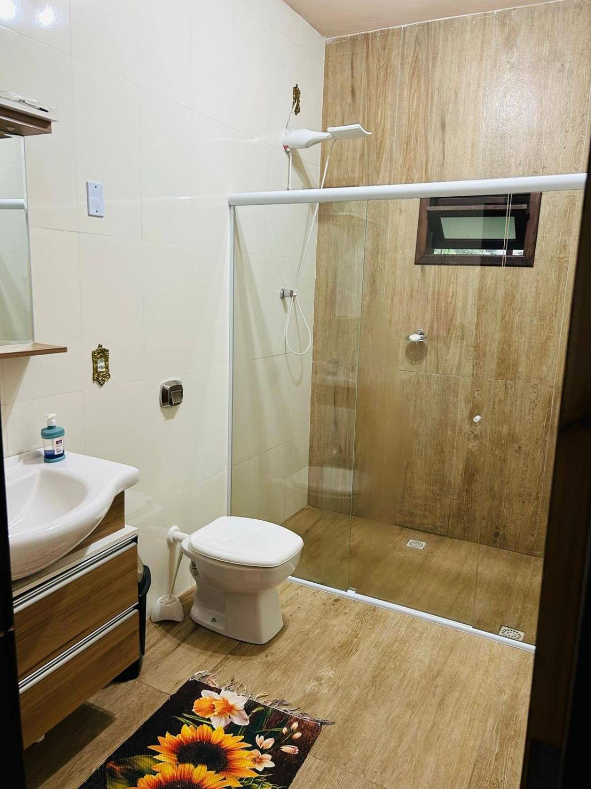 SÍTIO CANTINHO DO SOSSEGO, Casa de campo, pescaria, lareira, jogos de bilhar, area gourmet etc