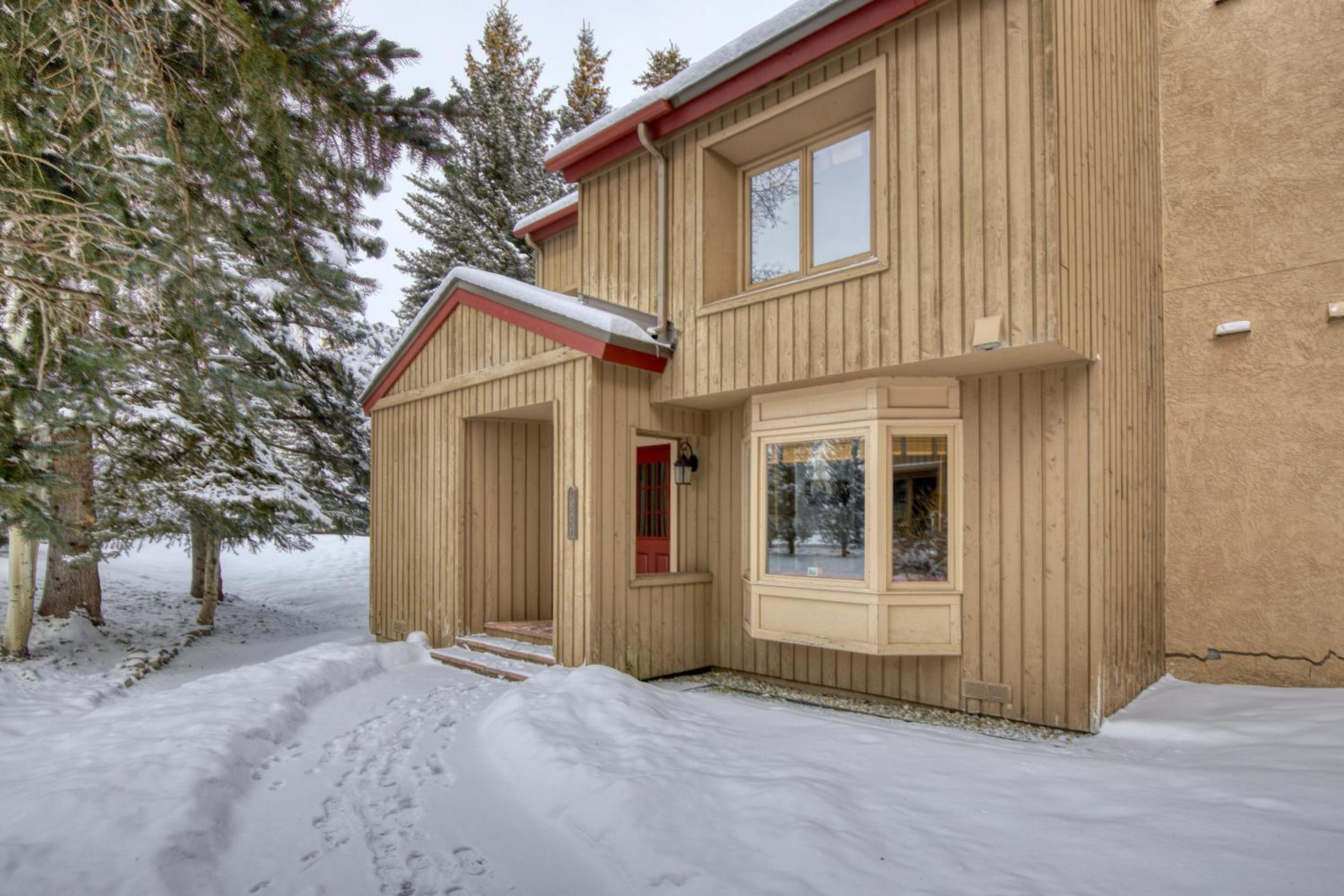 Ketchum Vacations - Stunning Summit Condo with Sauna, Hot Tub, Pickleball - Property Image 1