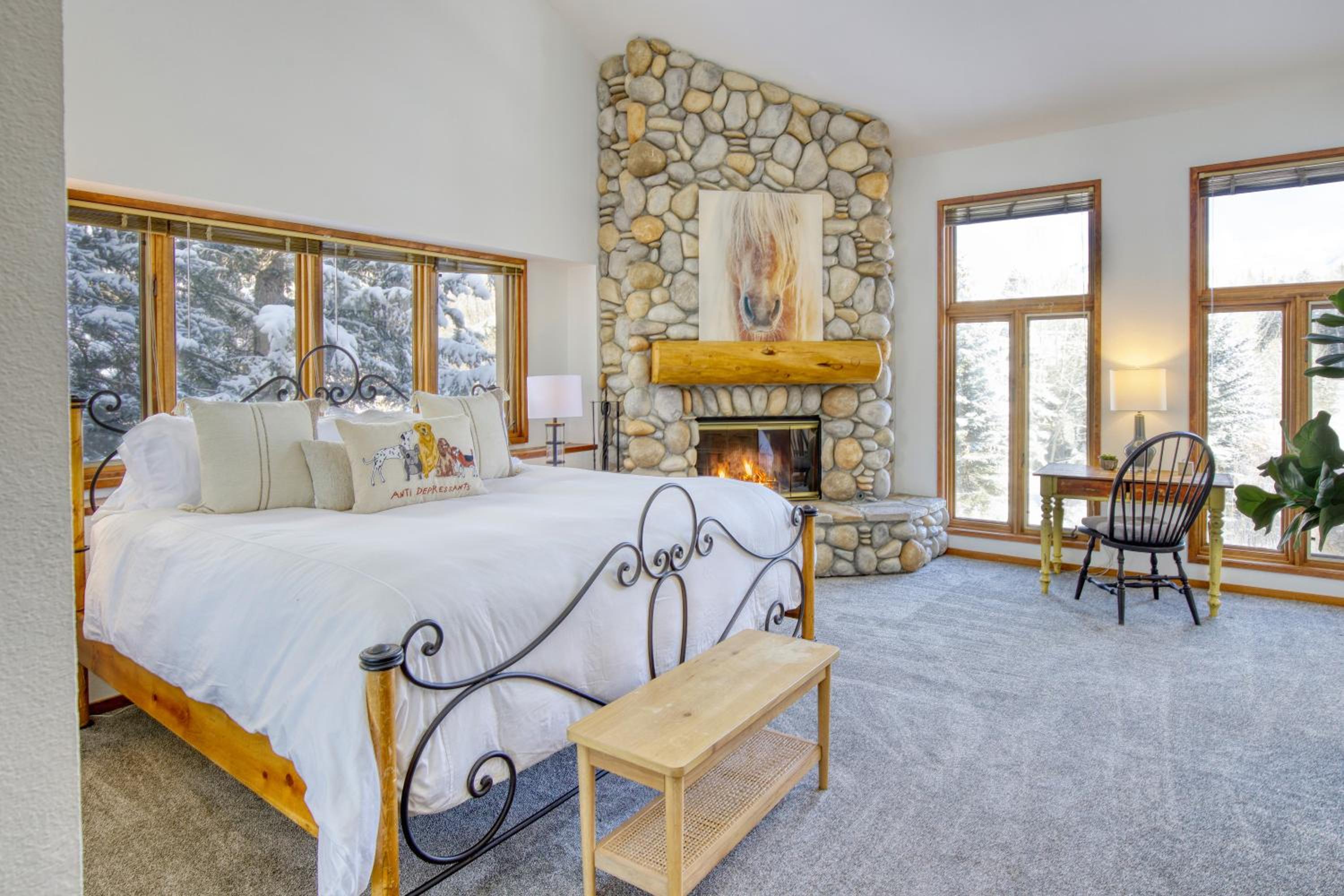 Stunning Summit Condo with Sauna, Hot Tub, Pickleball view 4