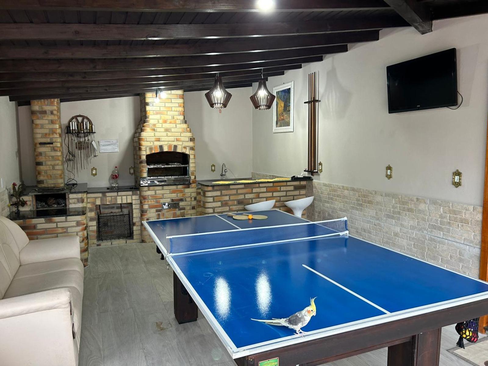 SÍTIO CANTINHO DO SOSSEGO, Casa de campo, pescaria, lareira, jogos de bilhar, area gourmet etc