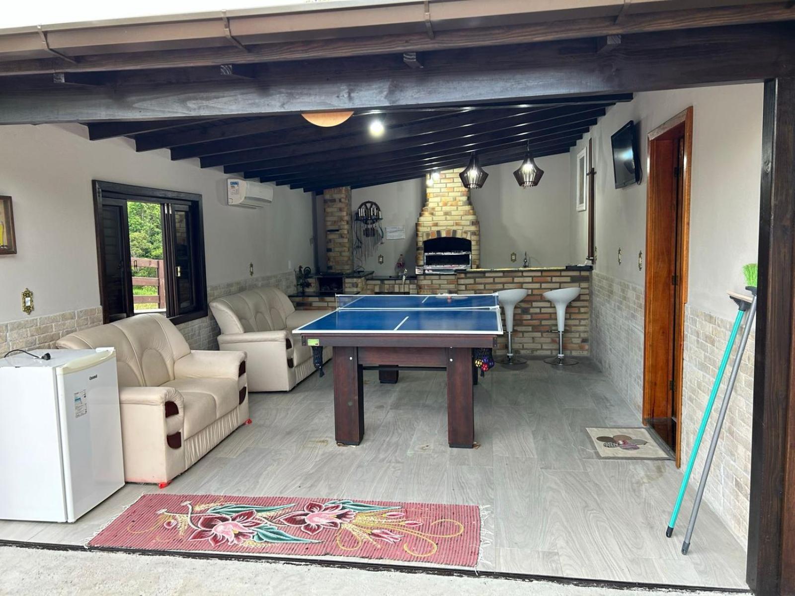 SÍTIO CANTINHO DO SOSSEGO, Casa de campo, pescaria, lareira, jogos de bilhar, area gourmet etc
