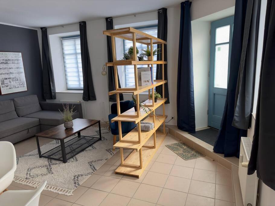 Spacious 70sqm Apartment Sleeps 6 Free Parking