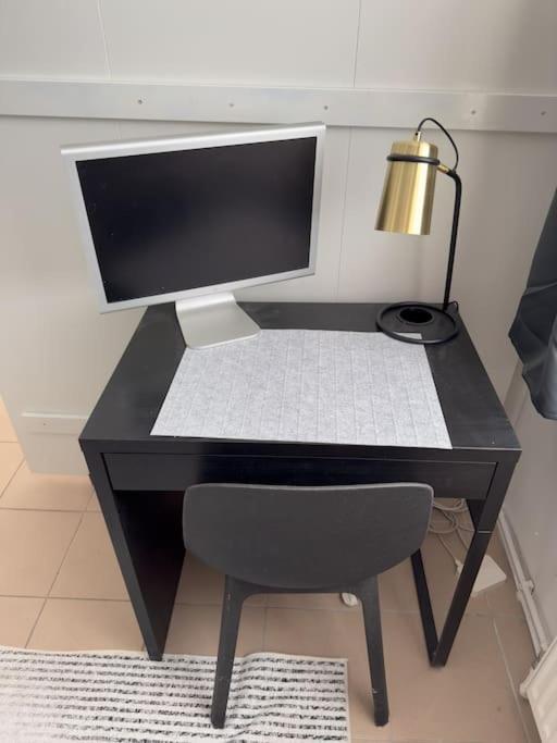 Spacious 70sqm Apartment Sleeps 6 Free Parking