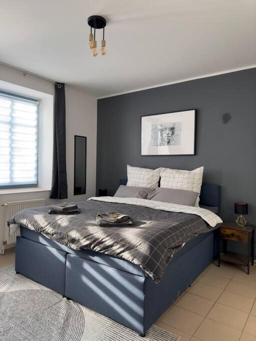 Spacious 70sqm Apartment Sleeps 6 Free Parking