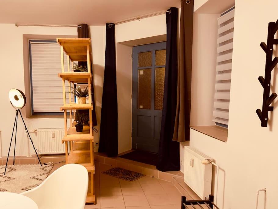 Spacious 70sqm Apartment Sleeps 6 Free Parking